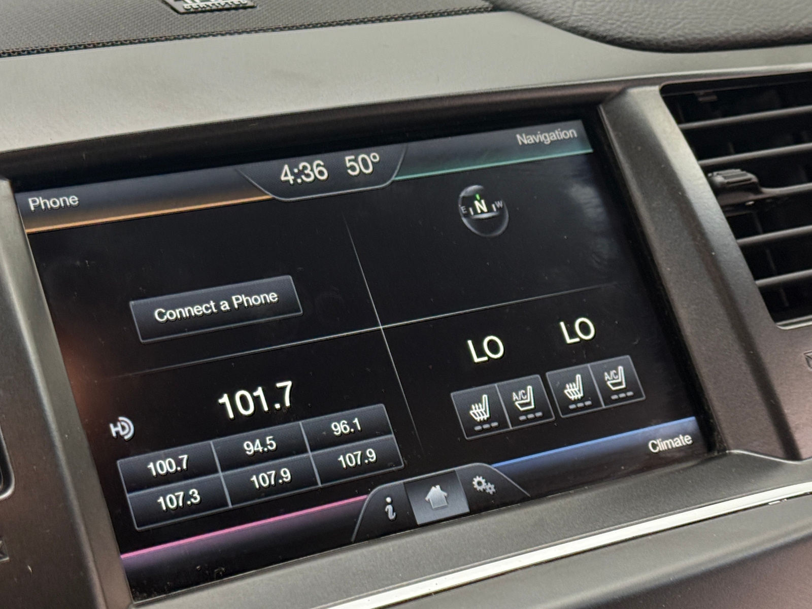 Thumbnail: 2015 Lincoln MKS - 3