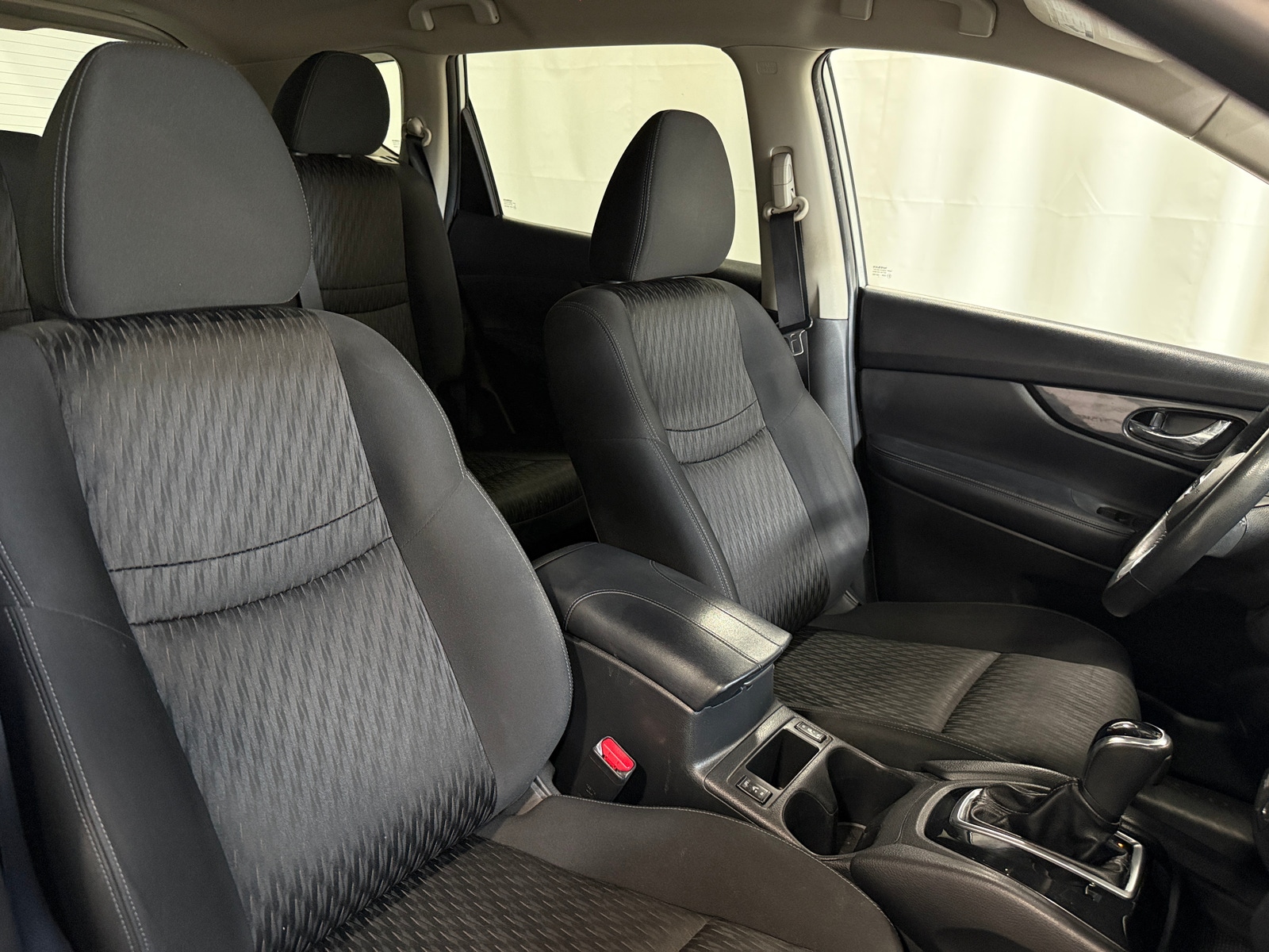 Thumbnail: 2017 Nissan Rogue - 2