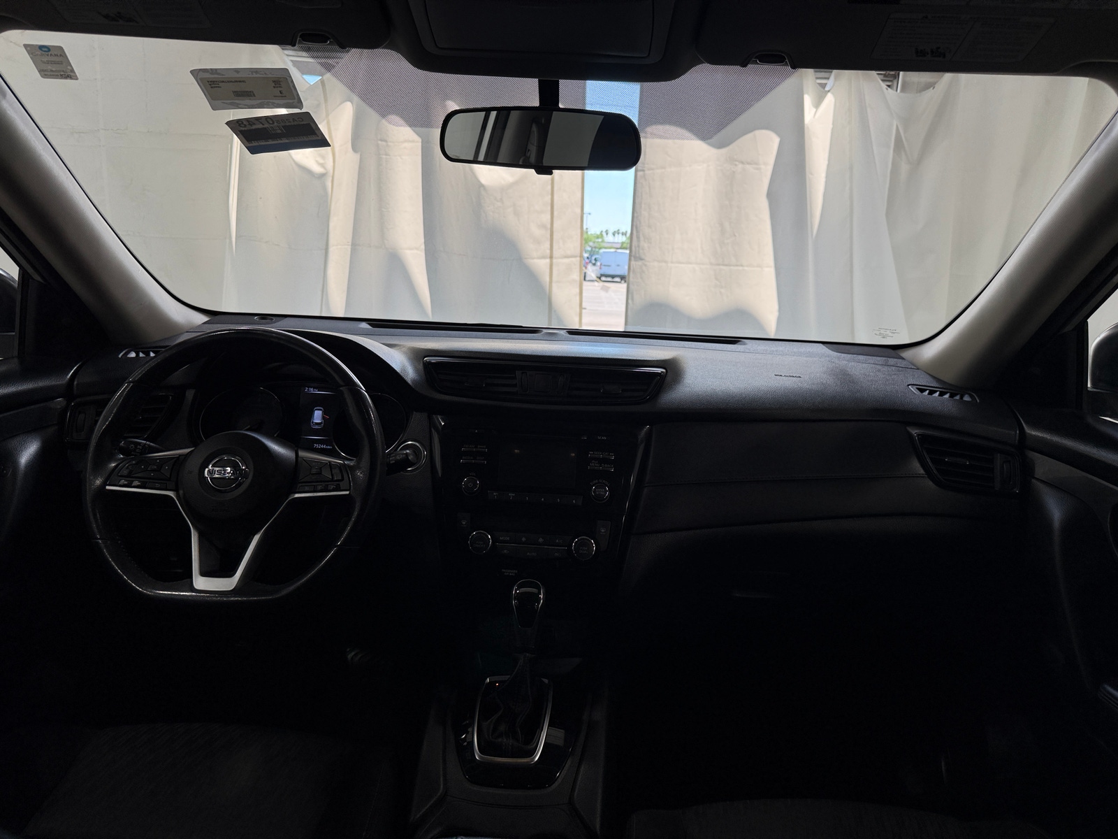 Thumbnail: 2017 Nissan Rogue - 3