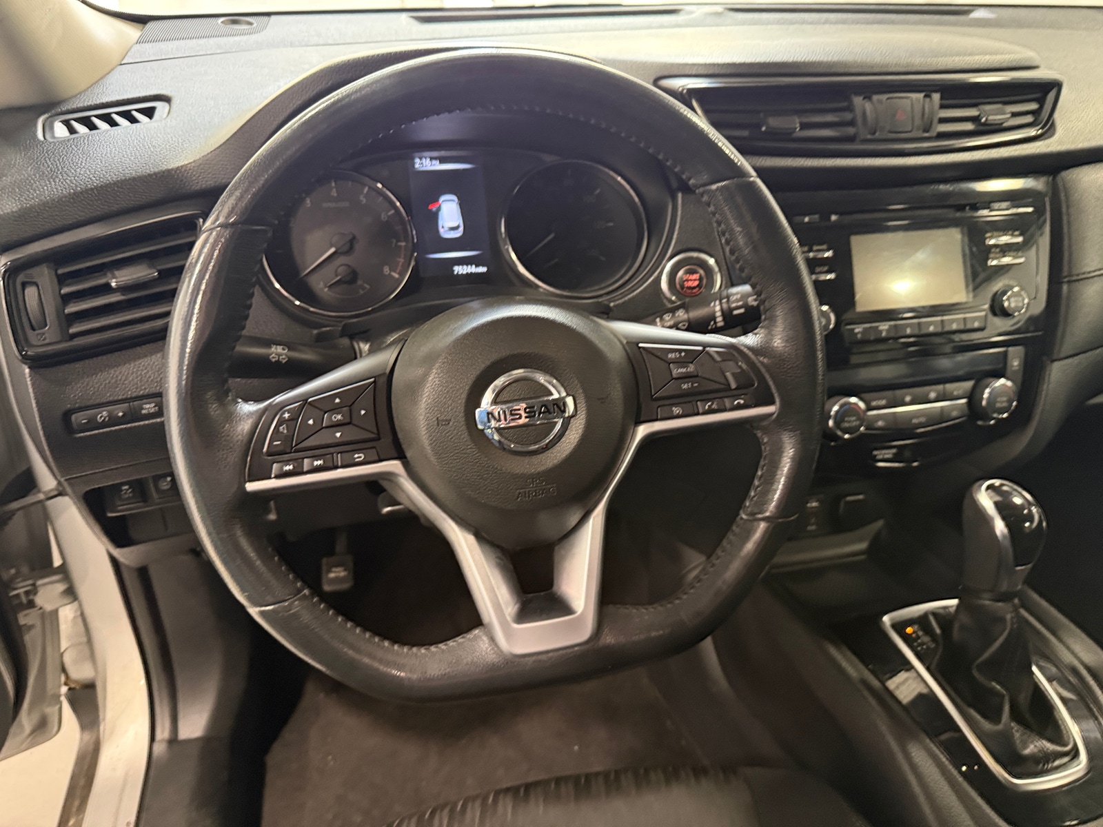 Thumbnail: 2017 Nissan Rogue - 5
