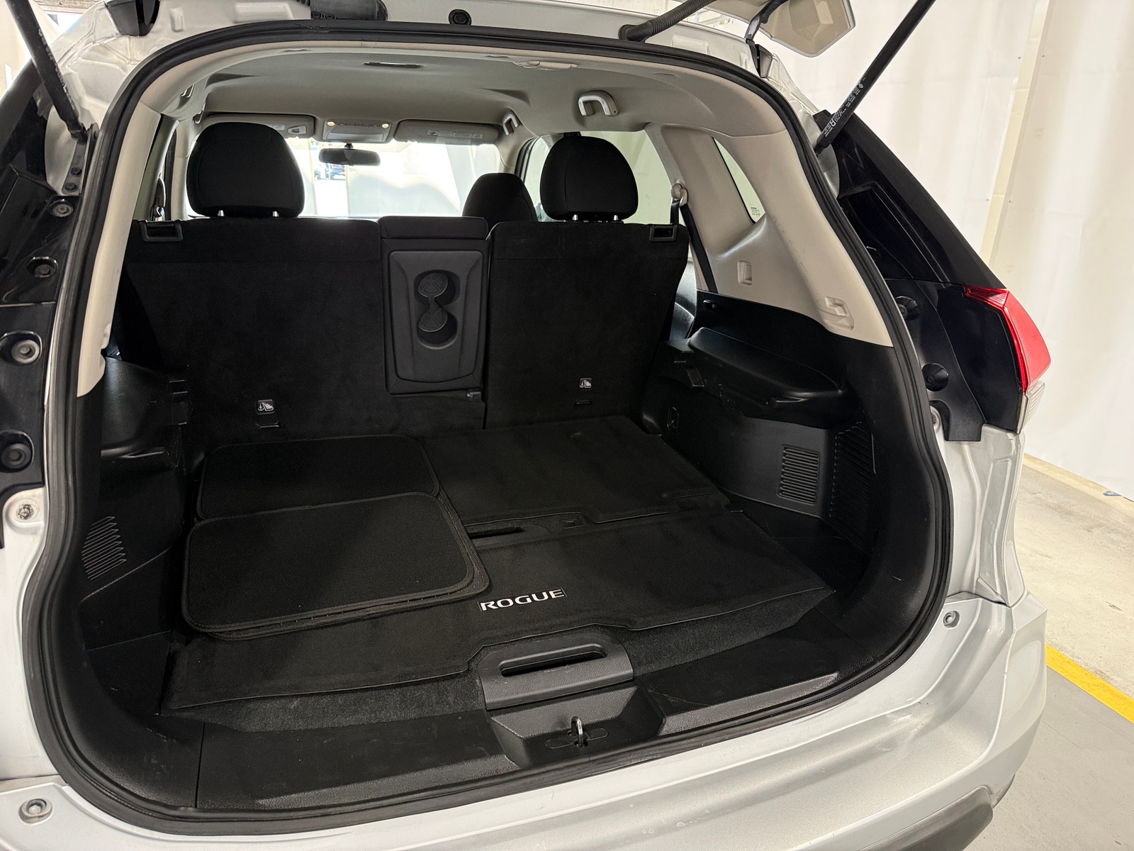Thumbnail: 2017 Nissan Rogue - 7