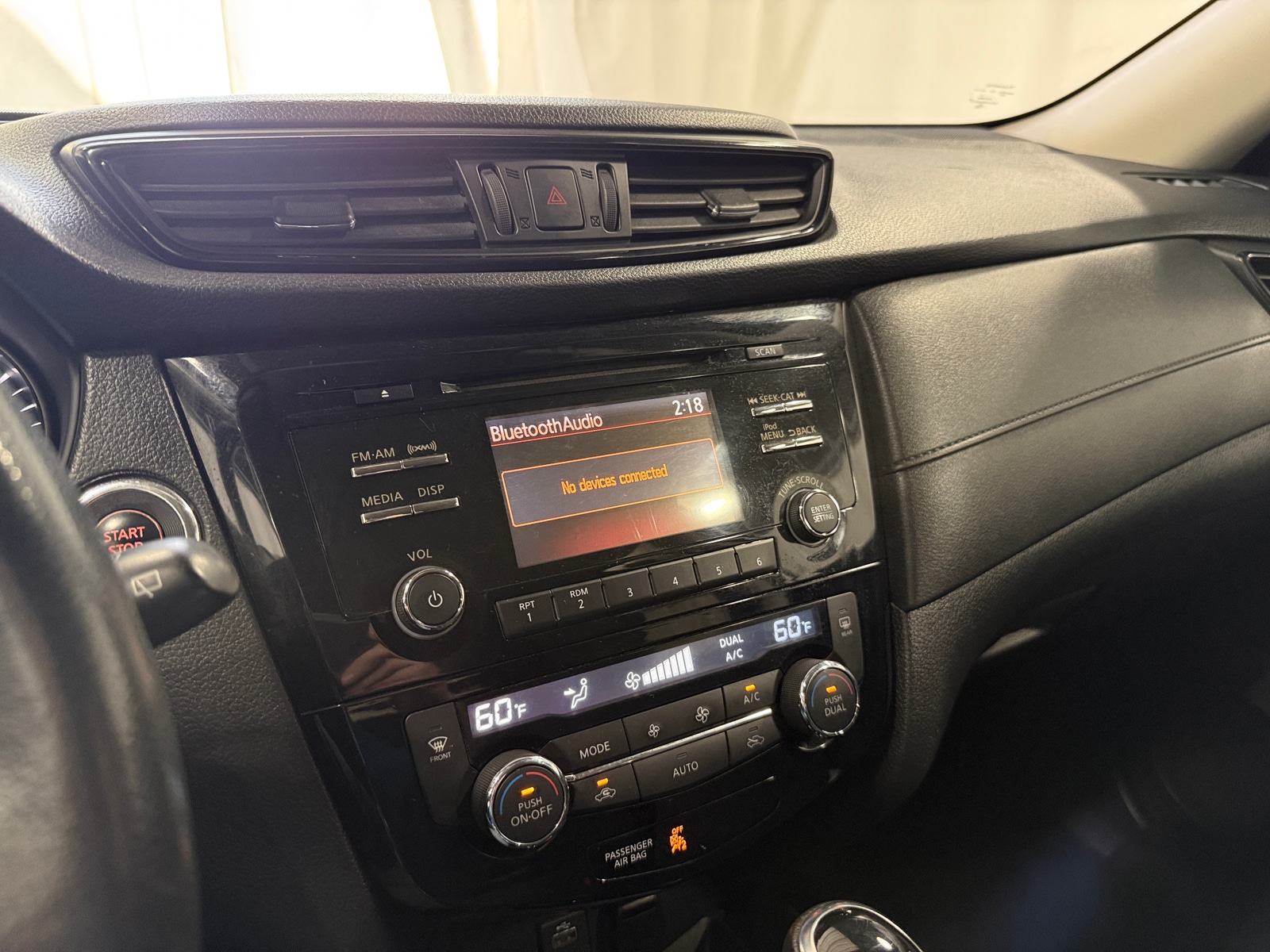 Thumbnail: 2017 Nissan Rogue - 4
