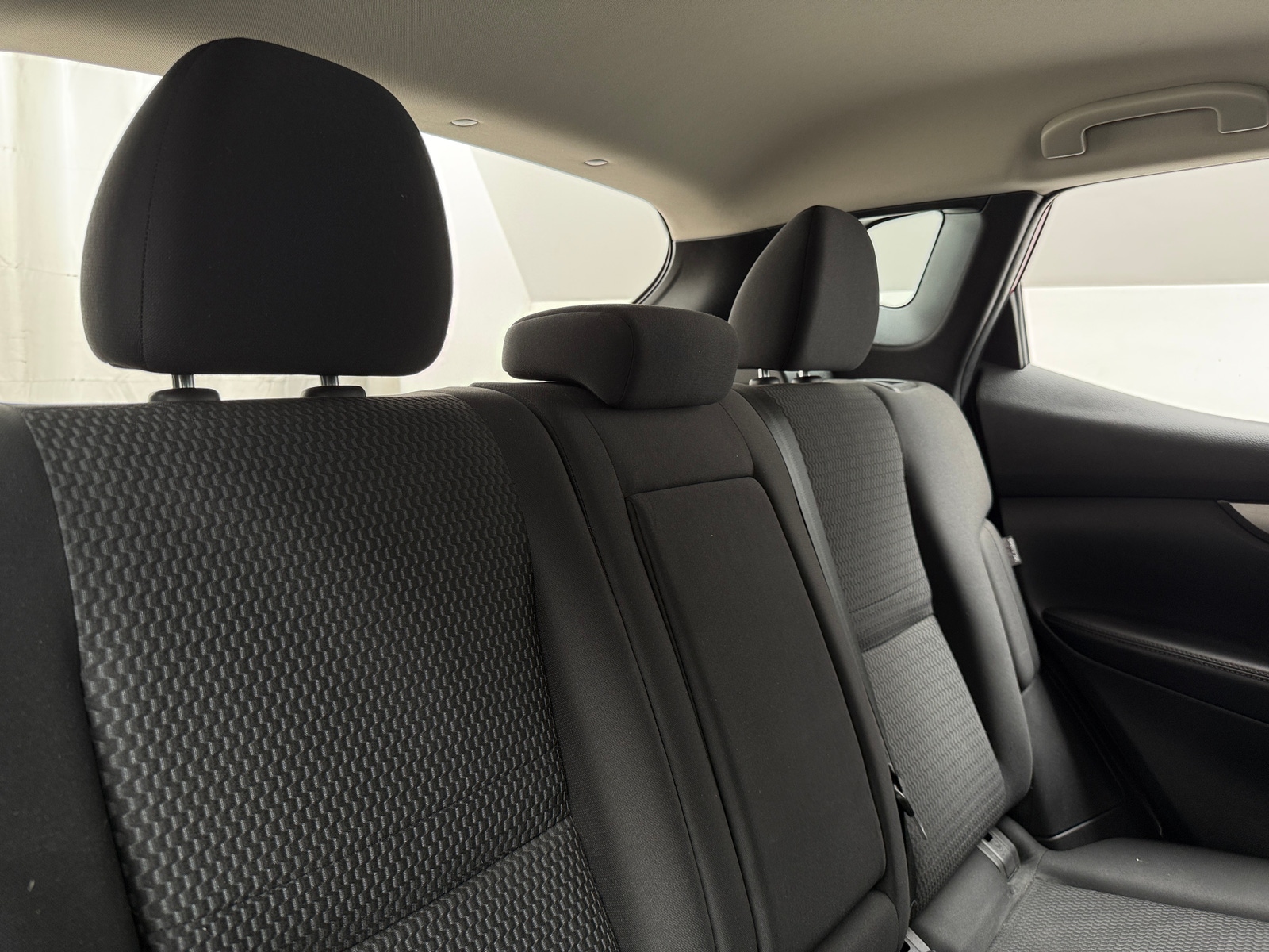 Thumbnail: 2021 Nissan Rogue Sport - 6