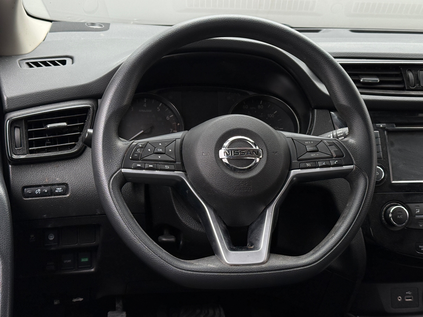 Thumbnail: 2021 Nissan Rogue Sport - 5