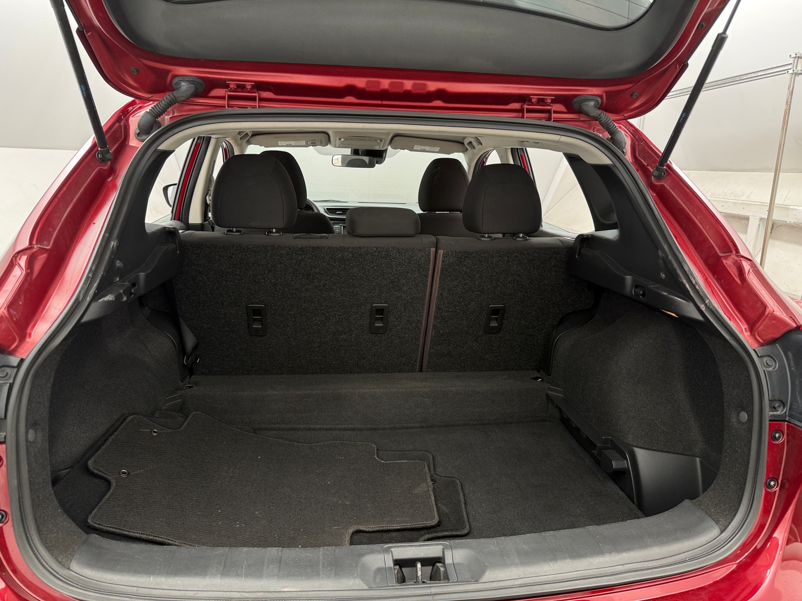 Thumbnail: 2021 Nissan Rogue Sport - 7