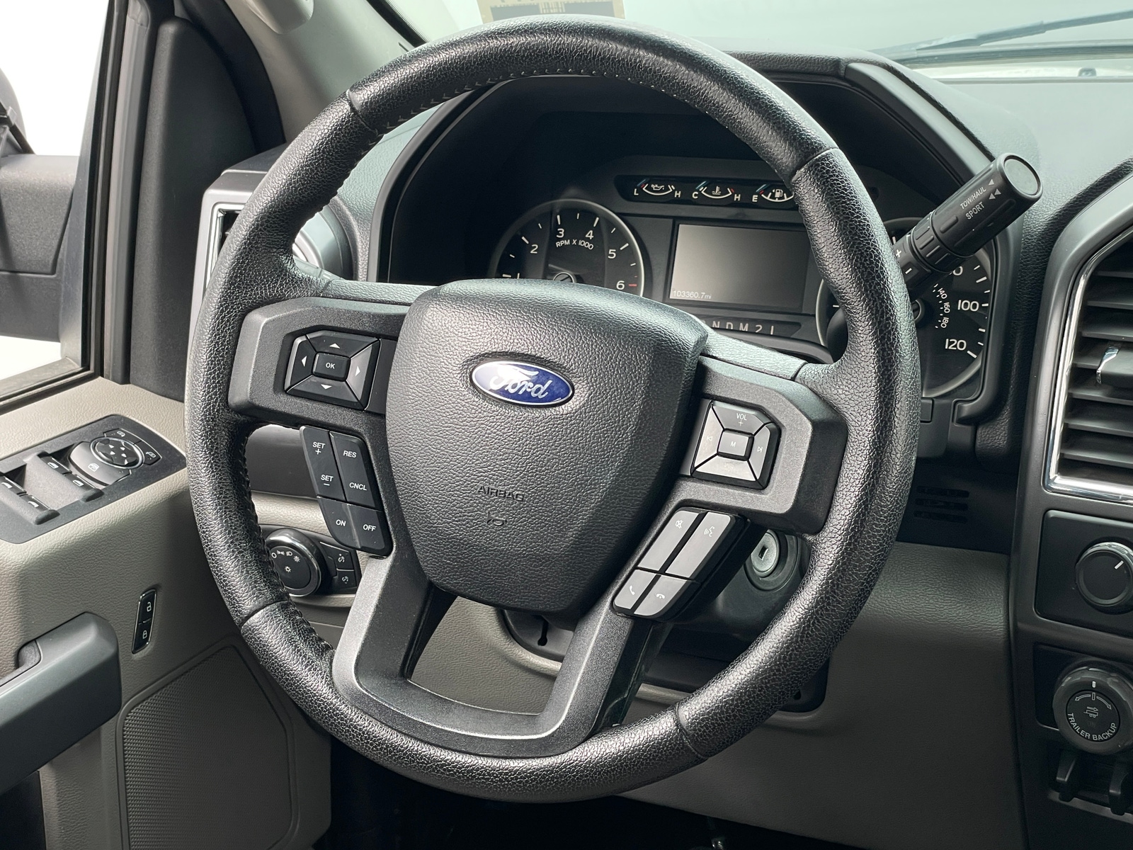 Thumbnail: 2016 Ford Econoline - 5