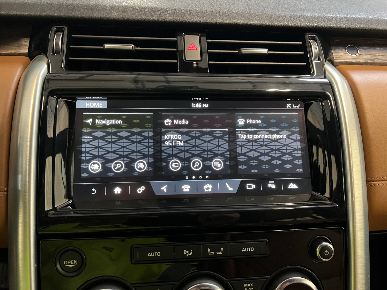 Thumbnail: 2017 Land Rover Discovery - 3