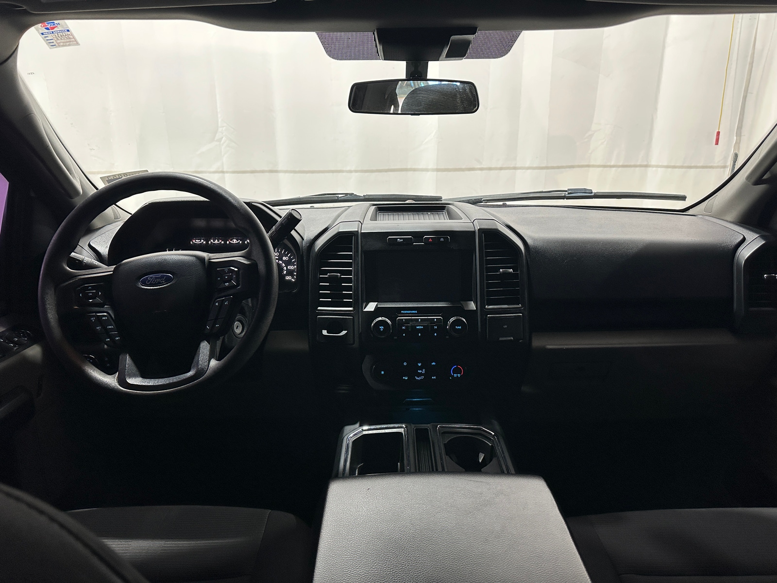 Thumbnail: 2019 Ford Econoline - 3