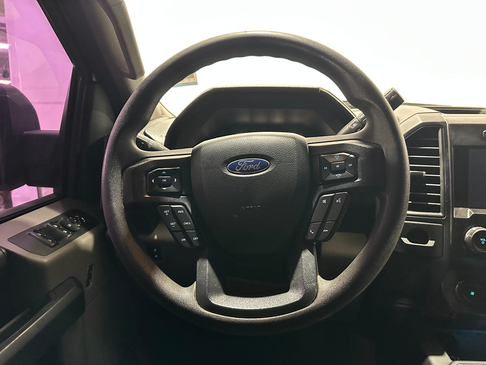 Thumbnail: 2019 Ford Econoline - 5
