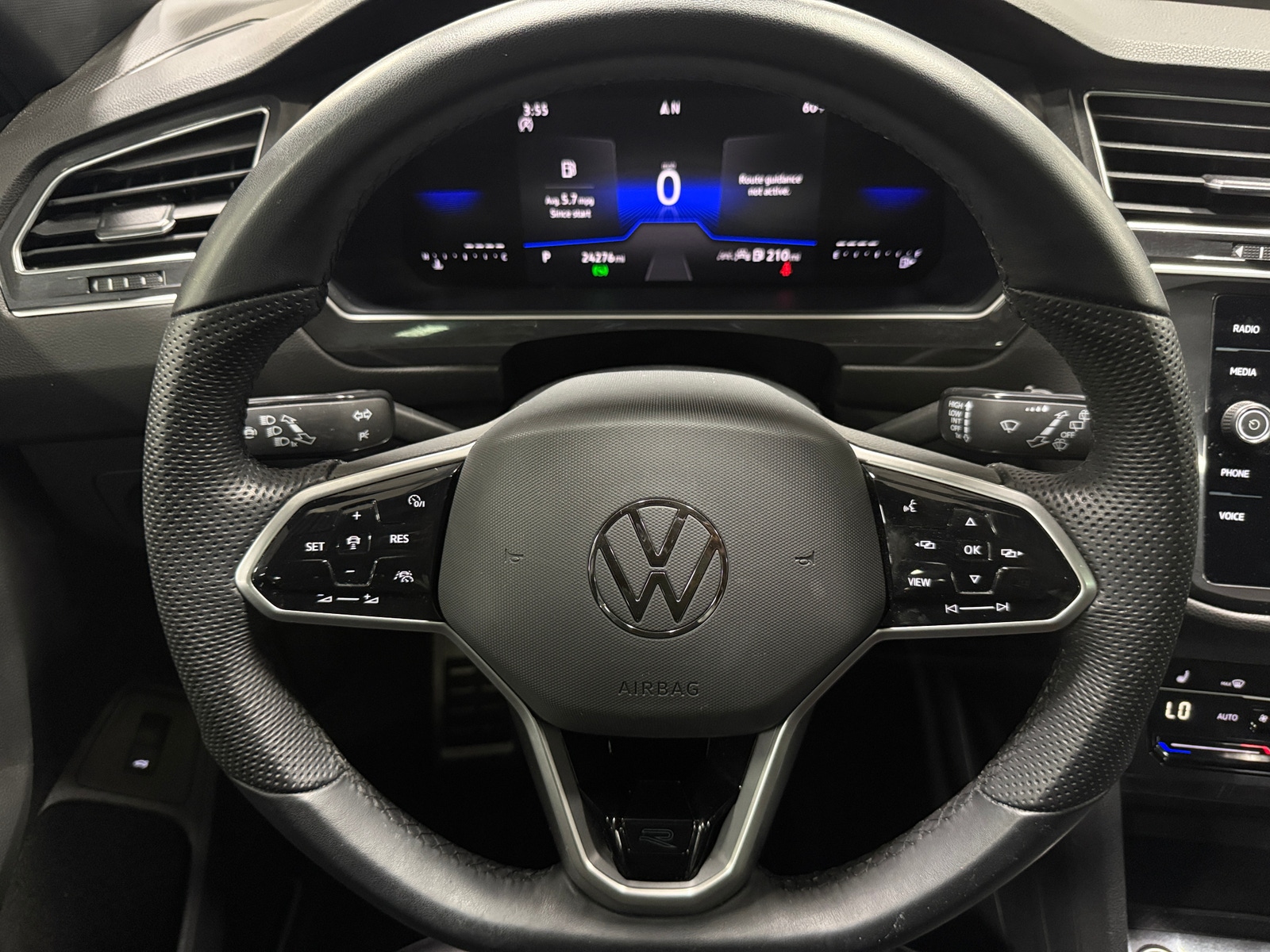 Thumbnail: 2024 Volkswagen Tiguan - 4