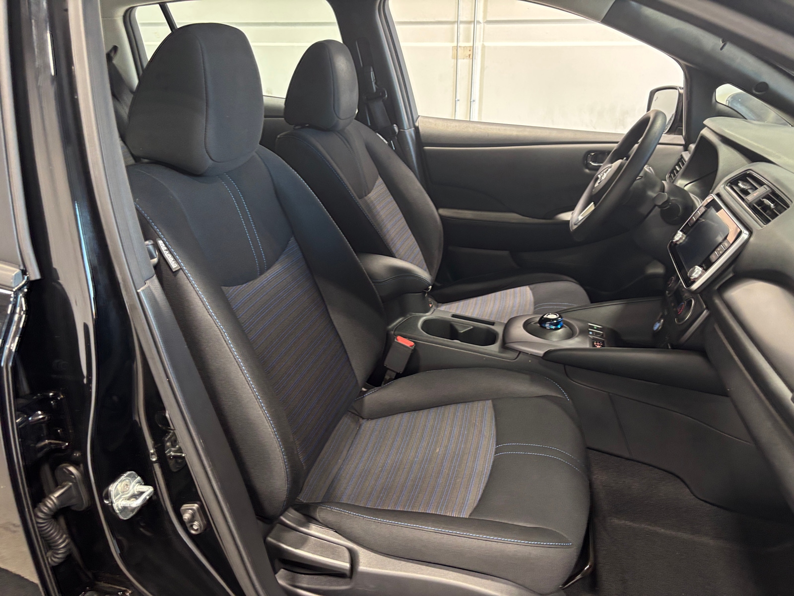 Thumbnail: 2022 Nissan Leaf - 2