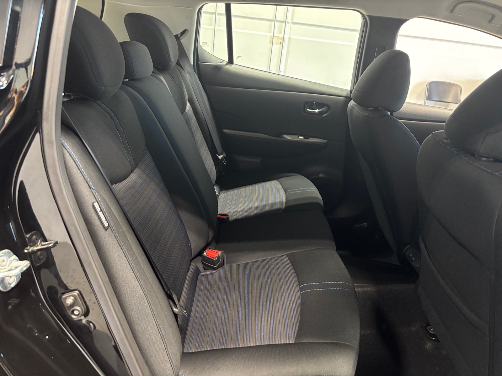 Thumbnail: 2022 Nissan Leaf - 6