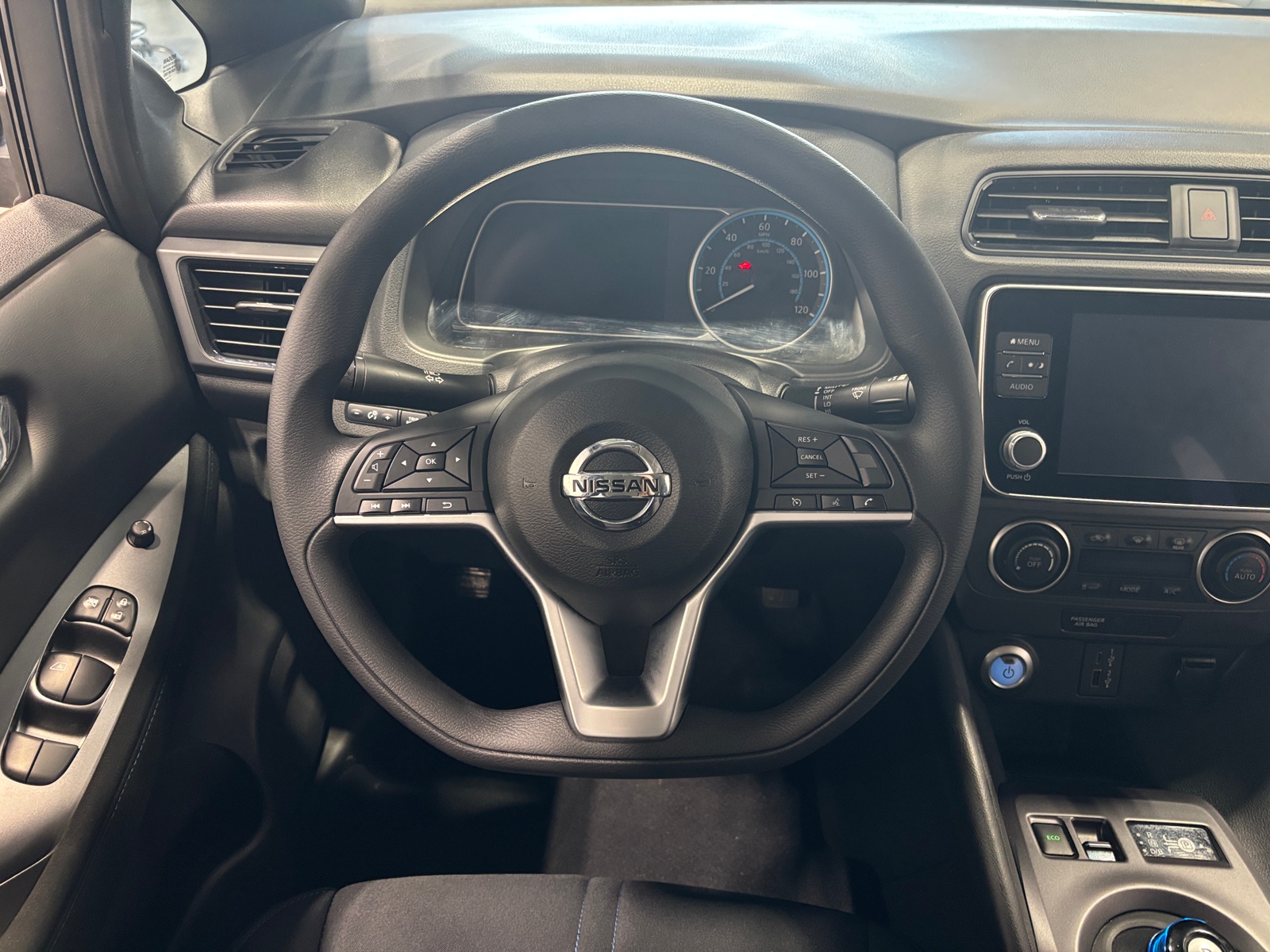 Thumbnail: 2022 Nissan Leaf - 5