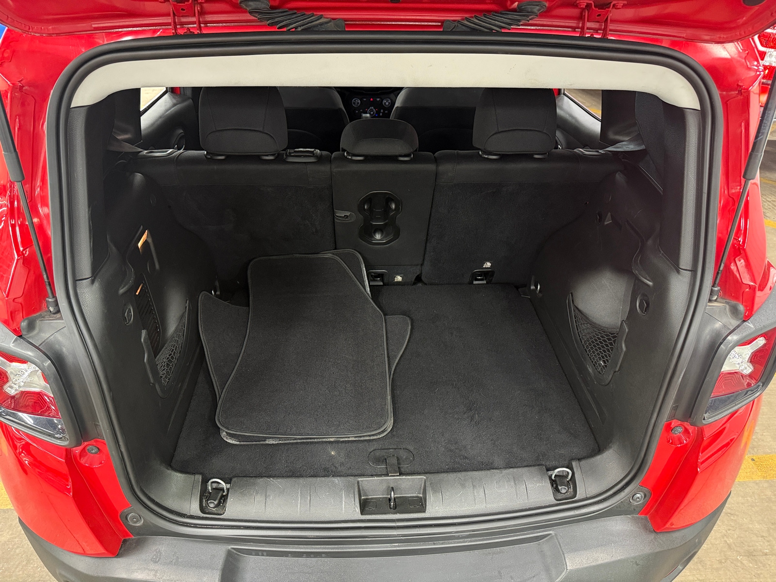 Thumbnail: 2018 Jeep Renegade - 7