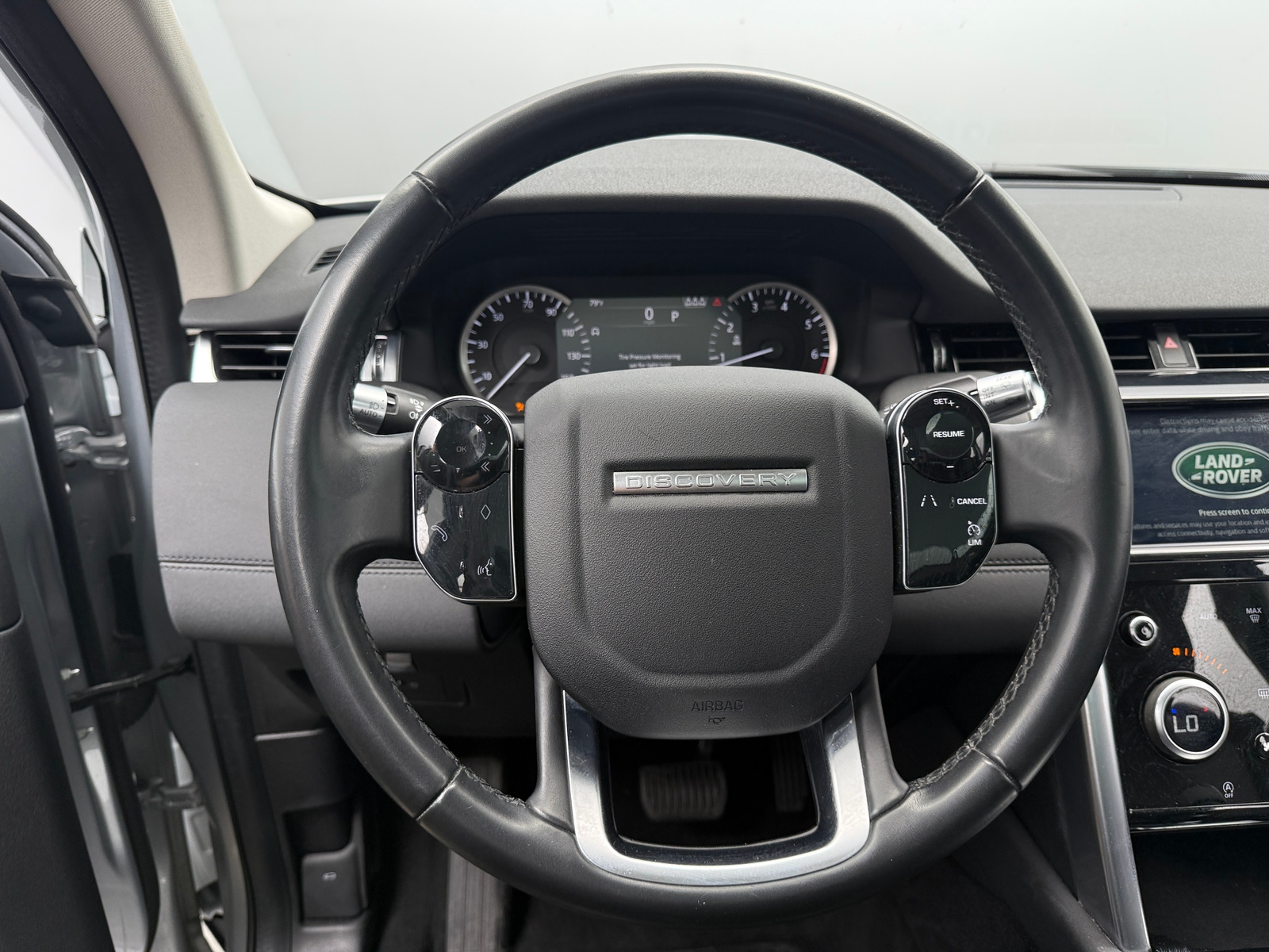 Thumbnail: 2020 Land Rover Discovery Sport - 4