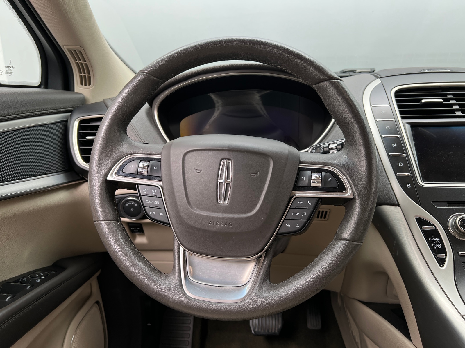 Thumbnail: 2019 Lincoln Nautilus - 4