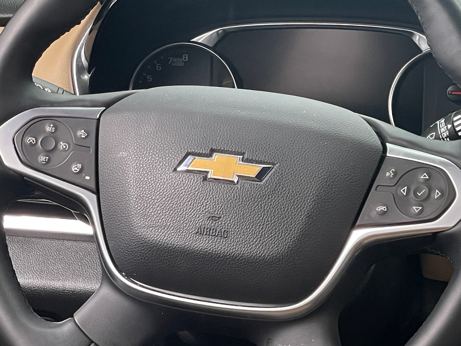 Thumbnail: 2023 Chevrolet Traverse - 4