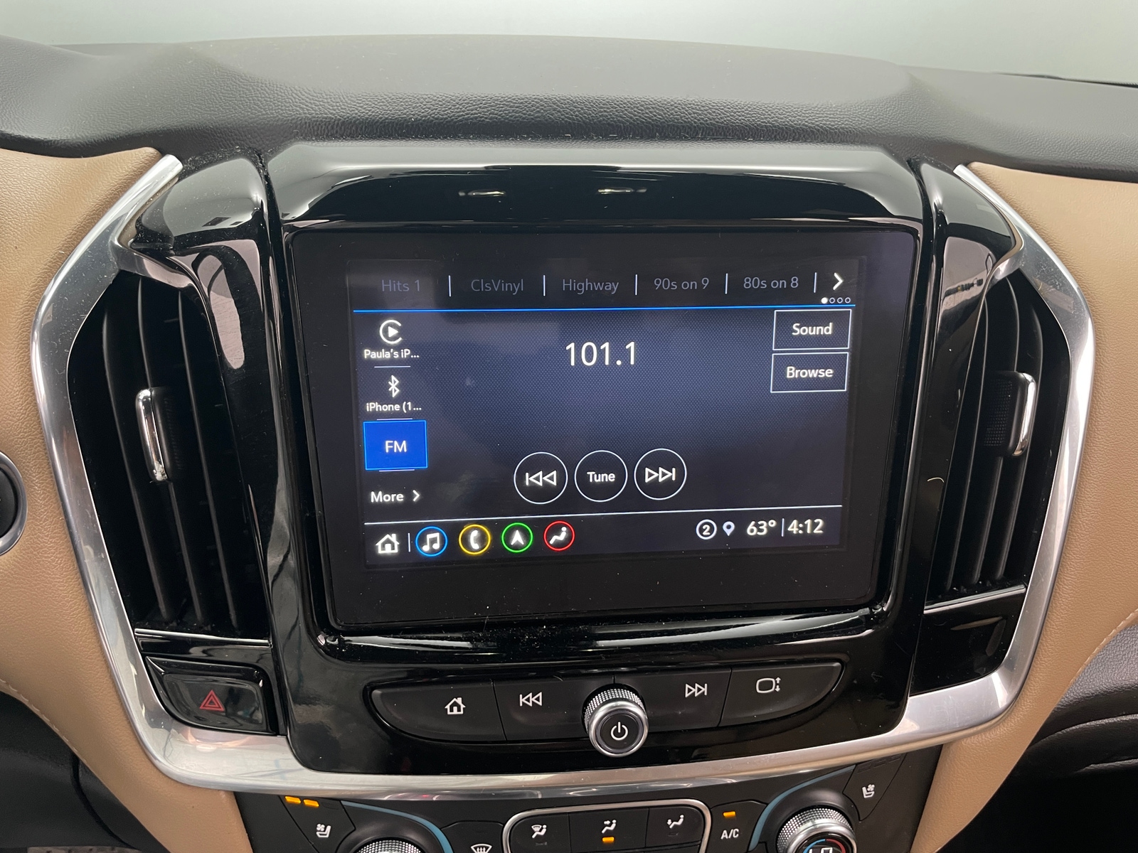 Thumbnail: 2023 Chevrolet Traverse - 3