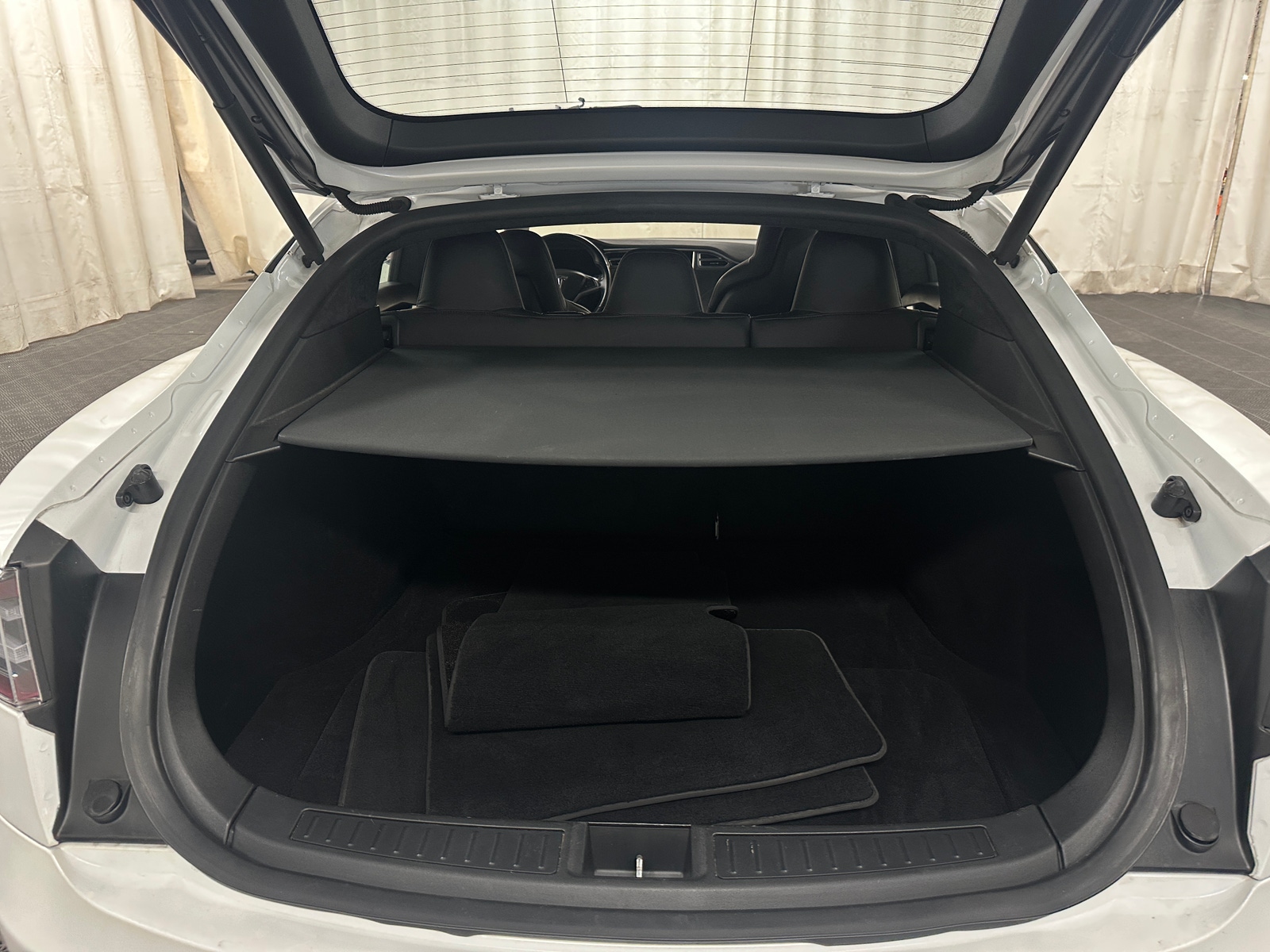 Thumbnail: 2016 Tesla Model S - 7