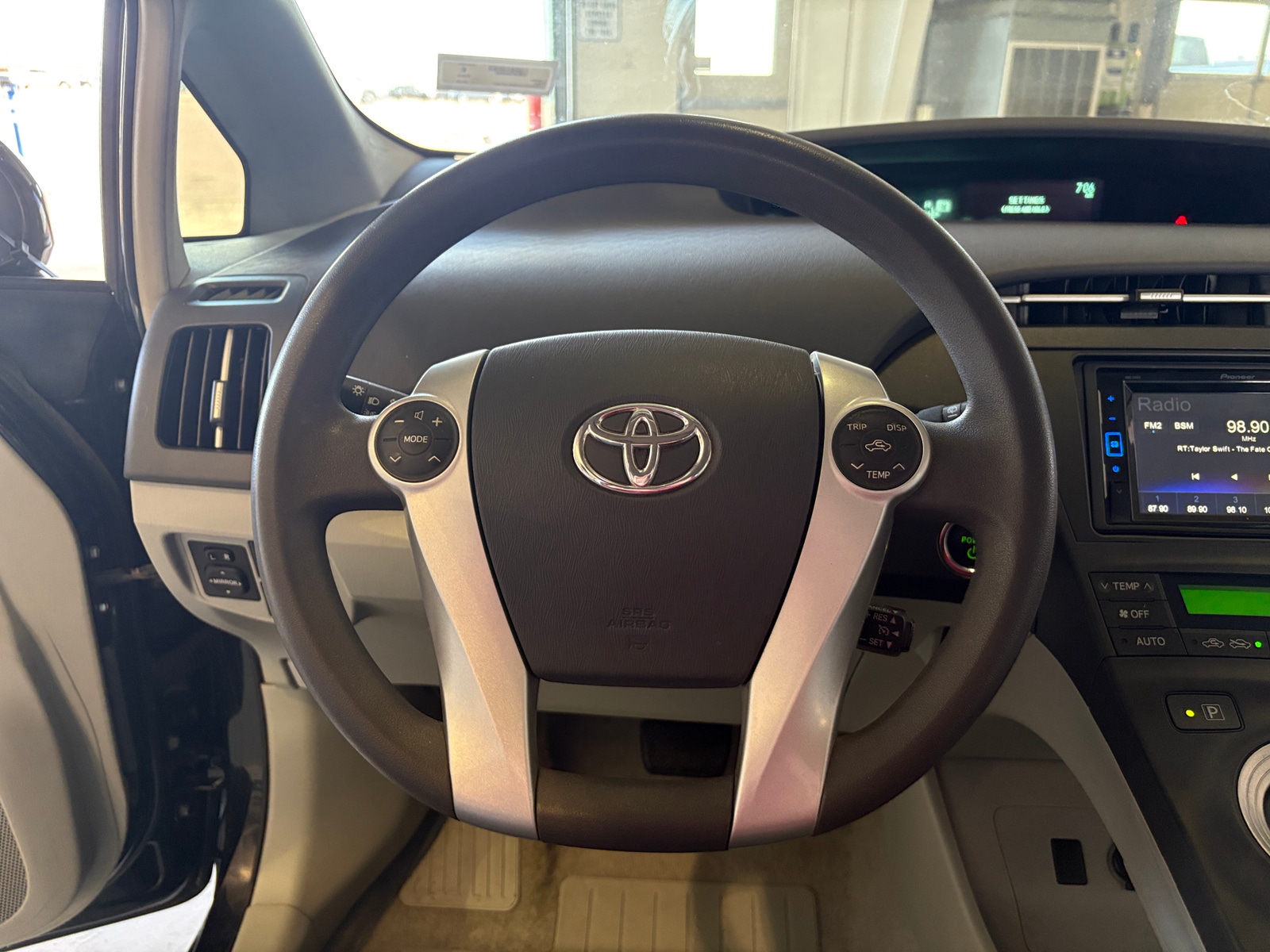 Thumbnail: 2010 Toyota Prius - 5