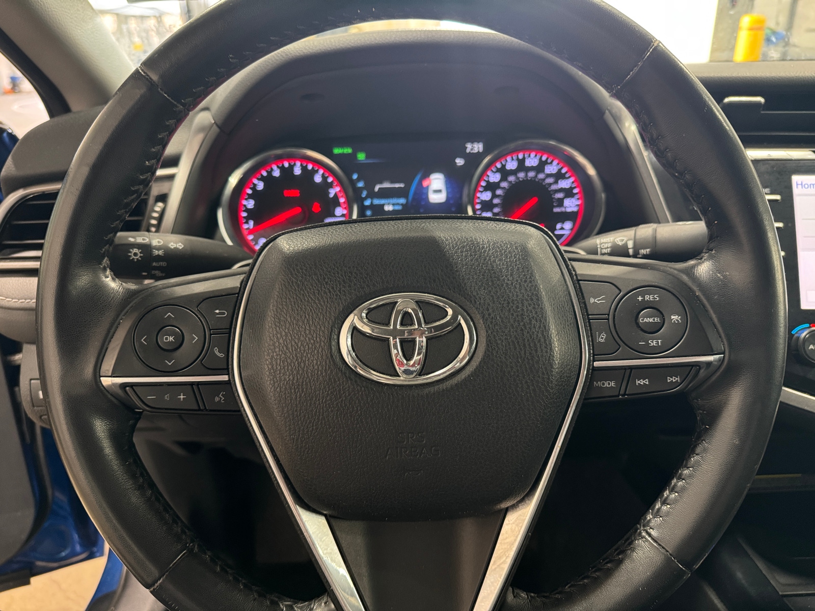 Thumbnail: 2019 Toyota Camry - 4