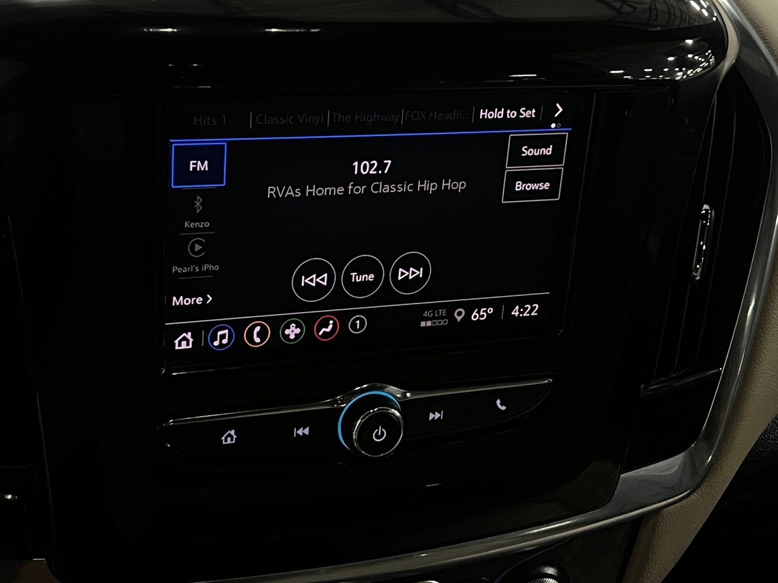 Thumbnail: 2022 Chevrolet Traverse - 4