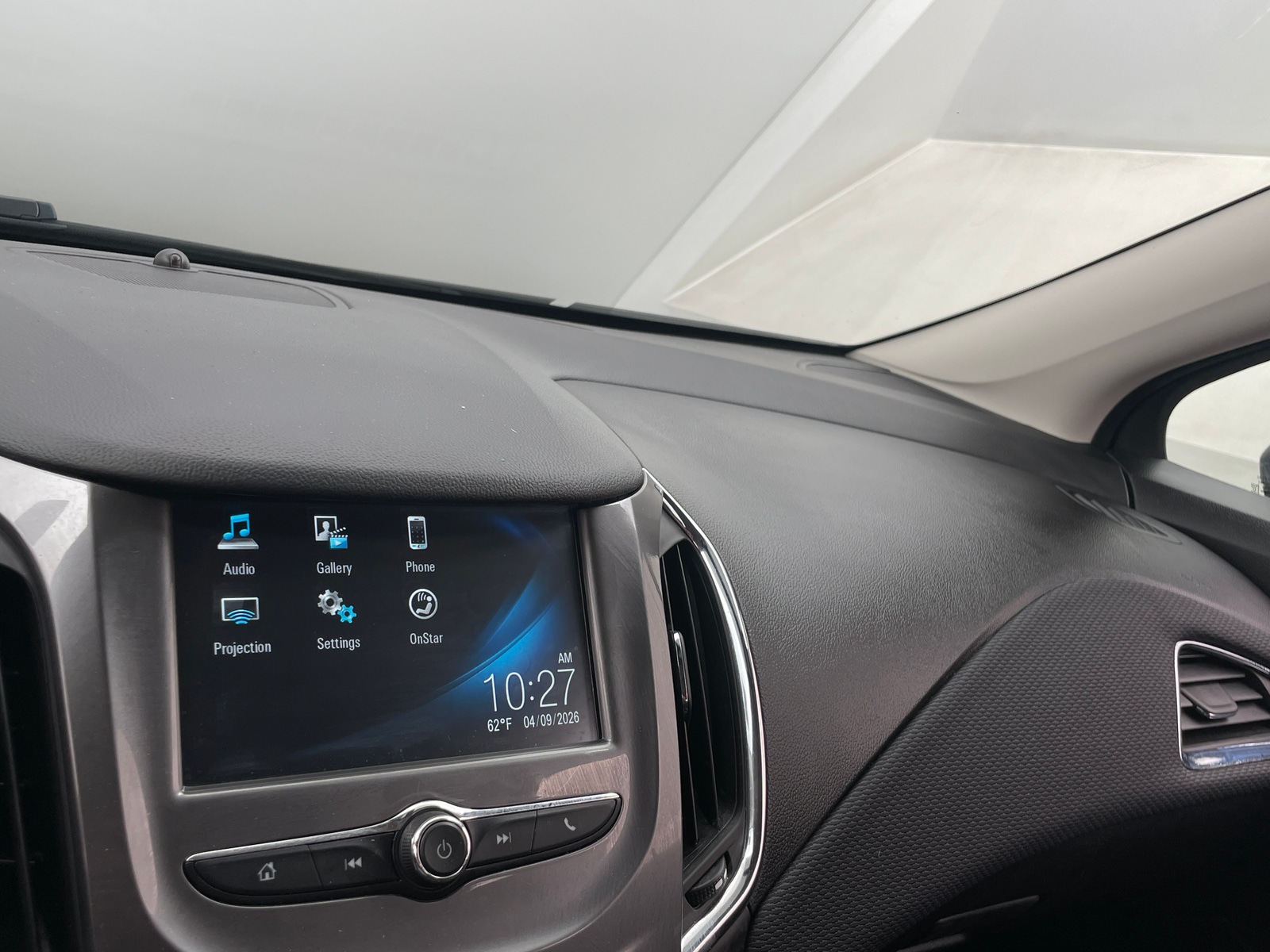 Thumbnail: 2018 Chevrolet Cruze - 4