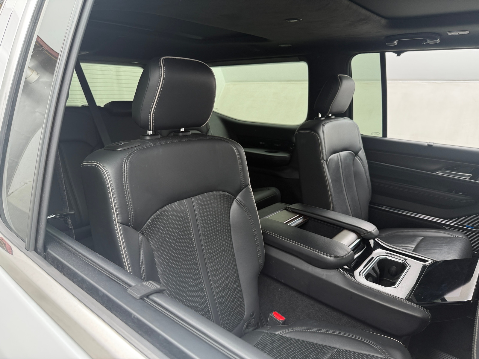 Thumbnail: 2023 Jeep Grand Wagoneer - 5