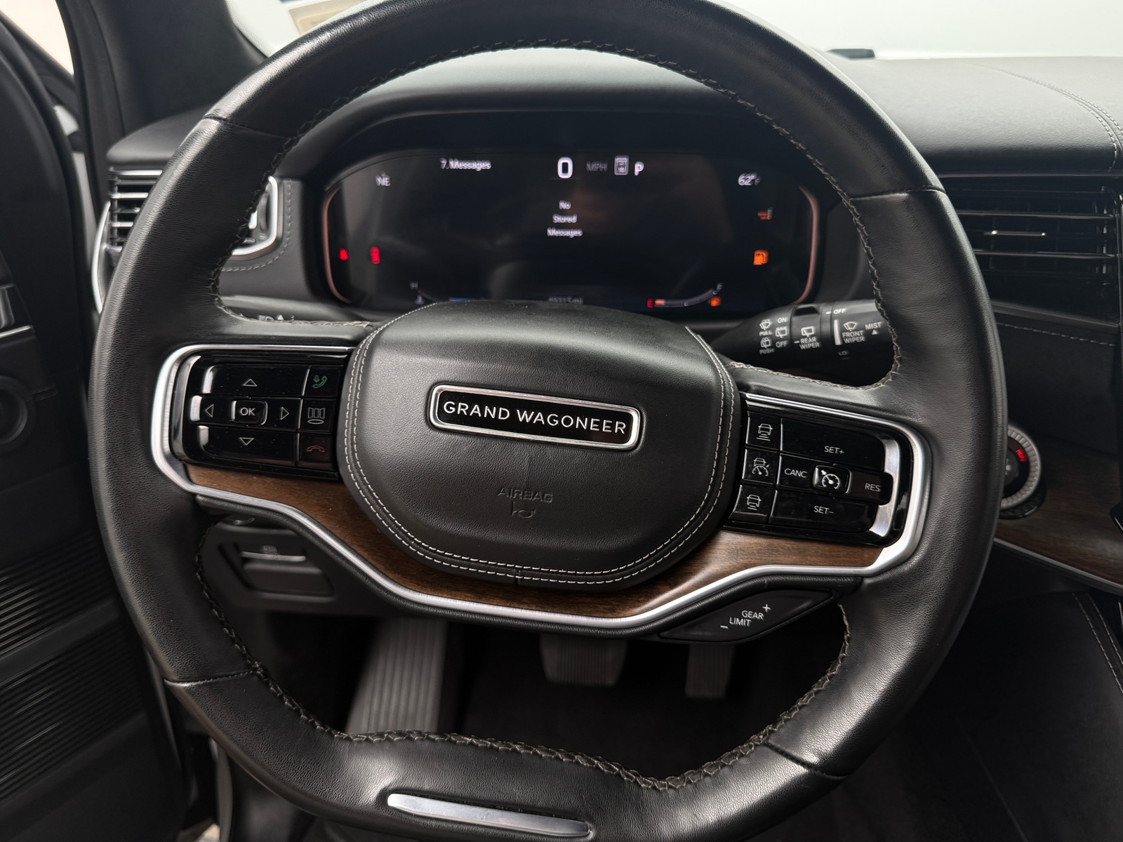 Thumbnail: 2023 Jeep Grand Wagoneer - 4