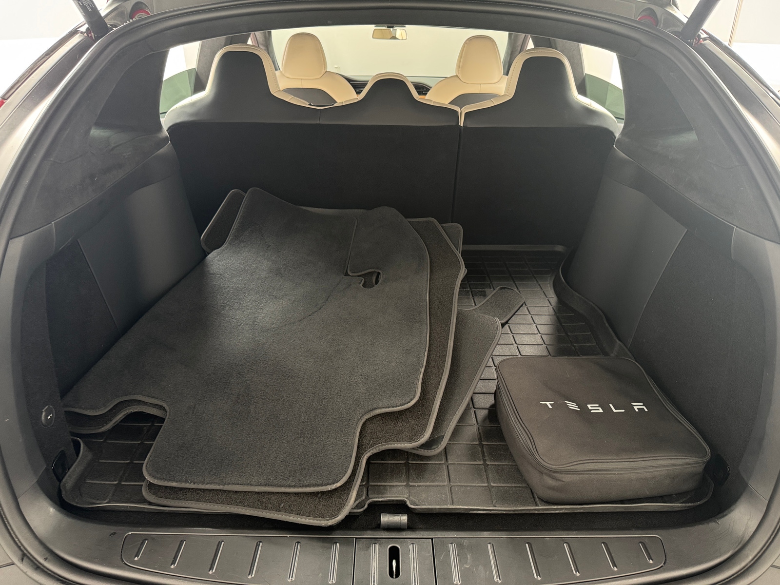 Thumbnail: 2020 Tesla Model X - 6