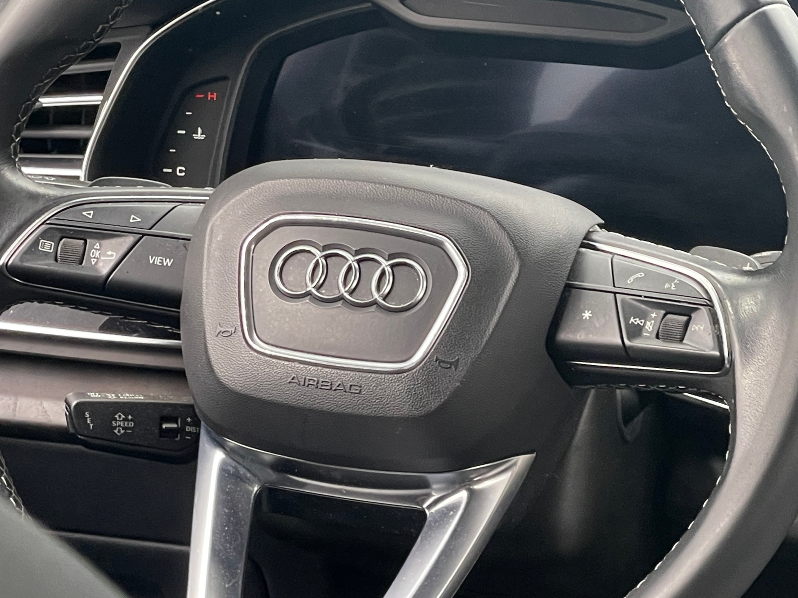 Thumbnail: 2021 Audi Q8 - 4