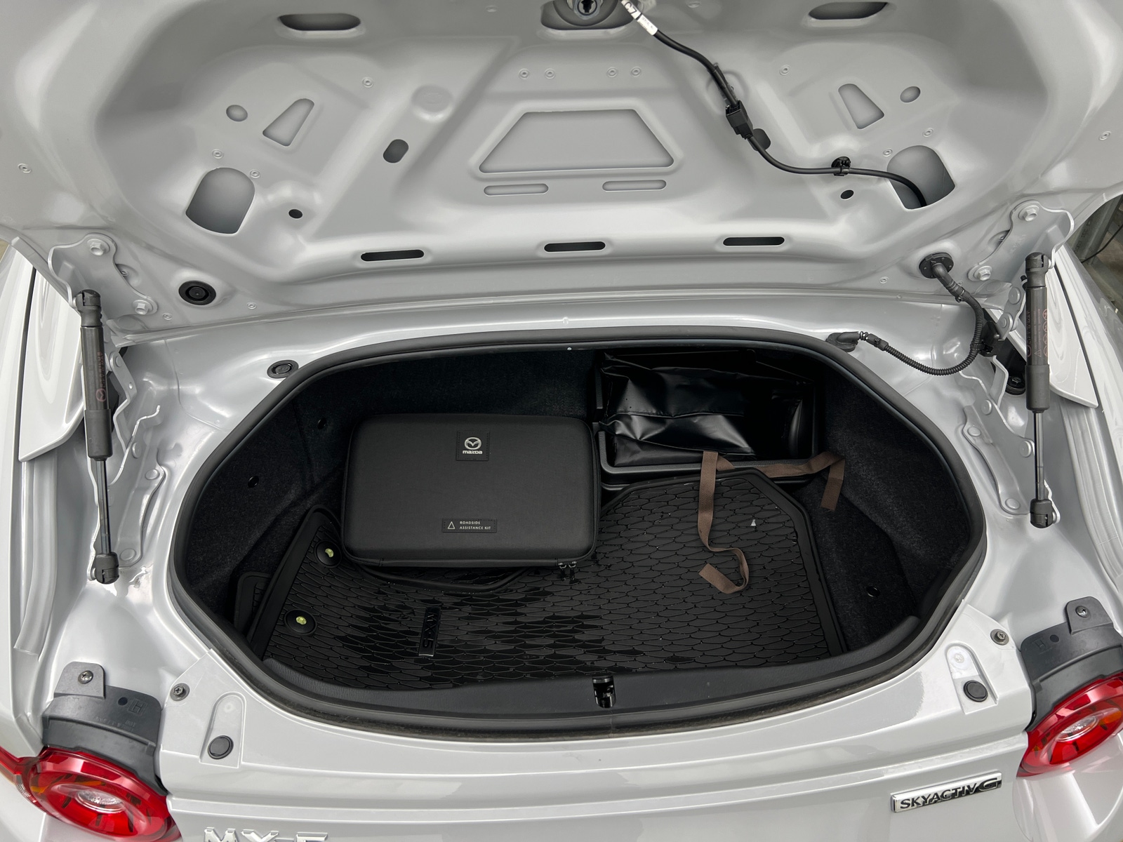 Thumbnail: 2025 Mazda MX-5 Miata - 5