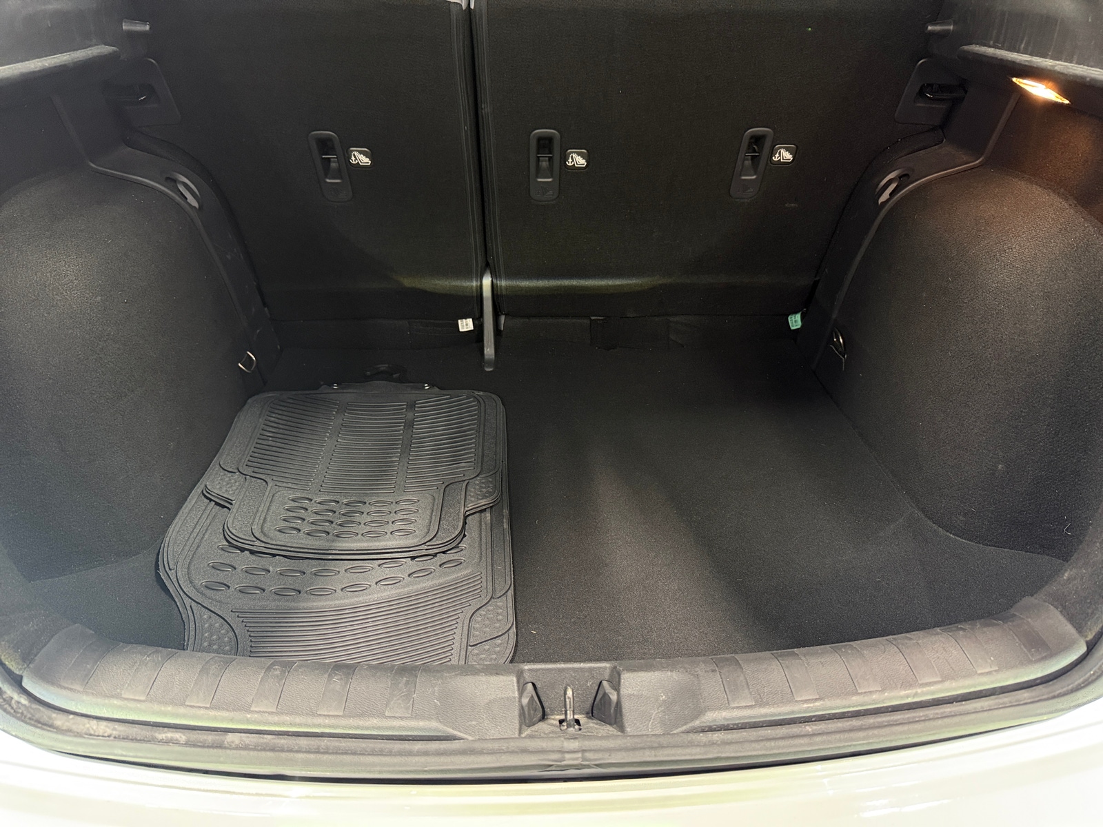 Thumbnail: 2021 Nissan Kicks - 7