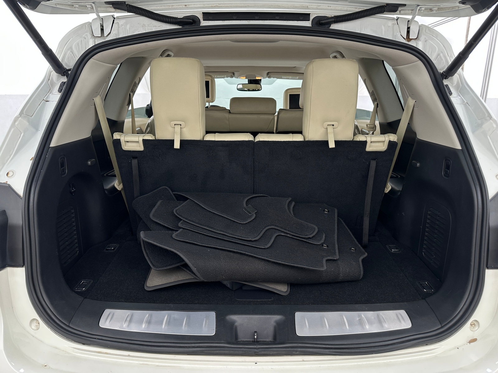 Thumbnail: 2017 INFINITI QX60 - 6