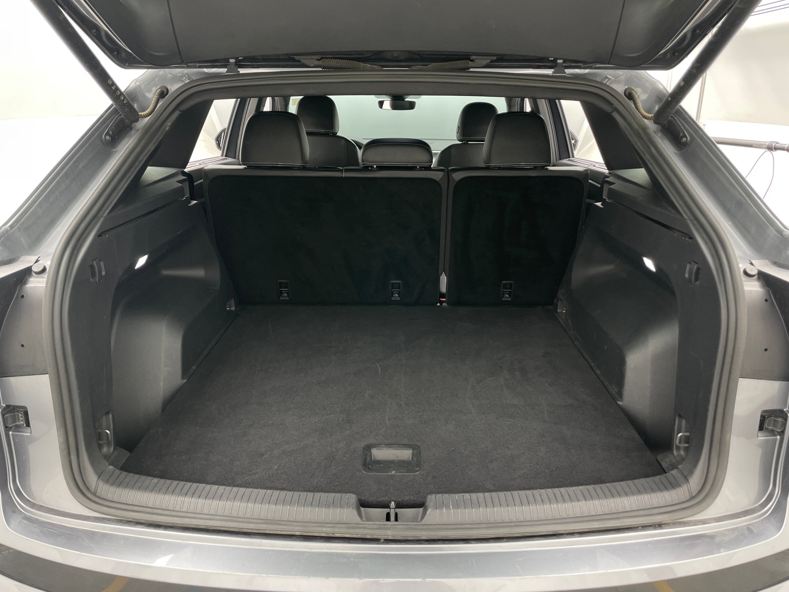 Thumbnail: 2025 Volkswagen Atlas - 6