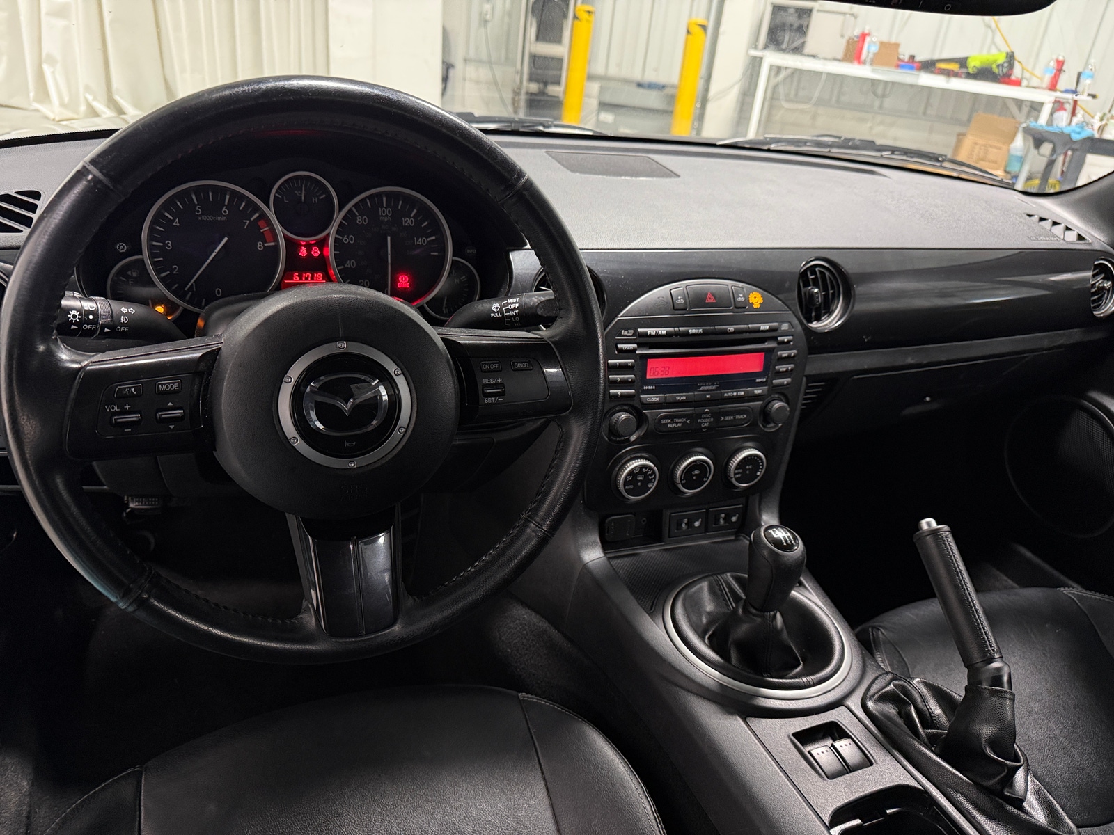 Thumbnail: 2014 Mazda MX-5 Miata - 2