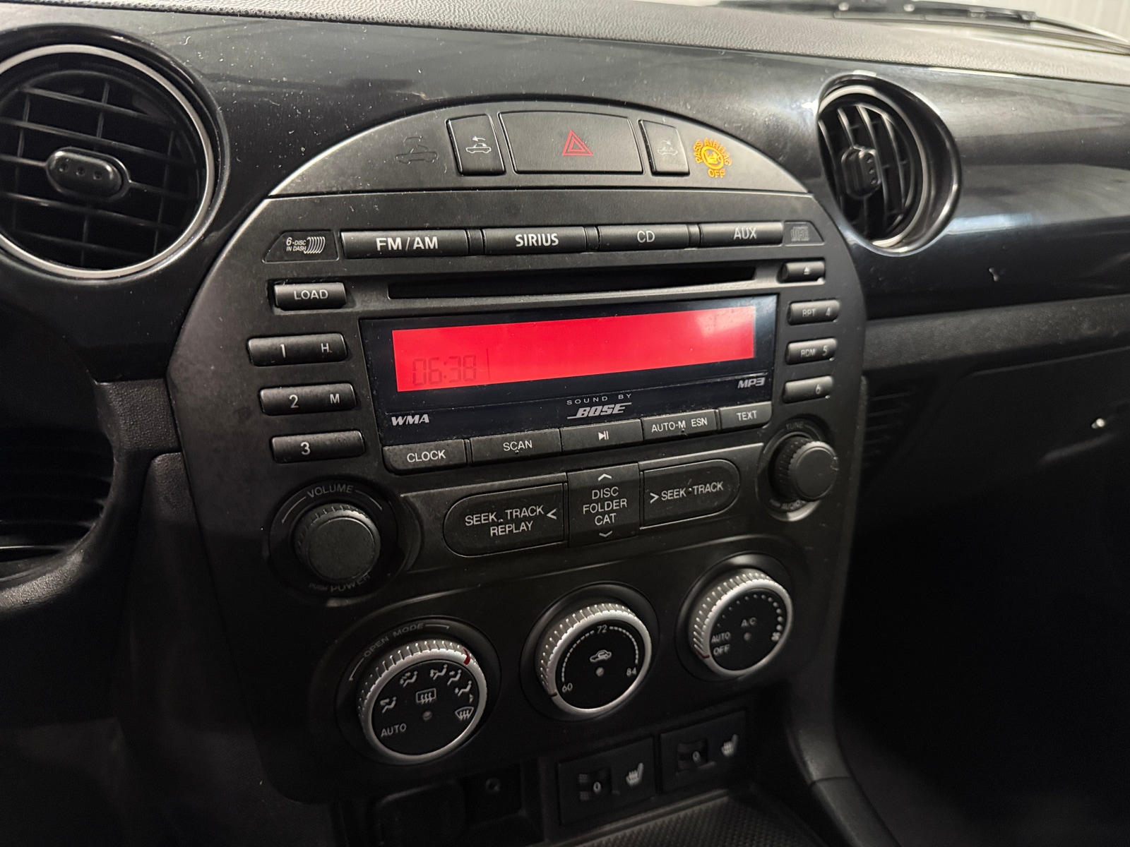 Thumbnail: 2014 Mazda MX-5 Miata - 3