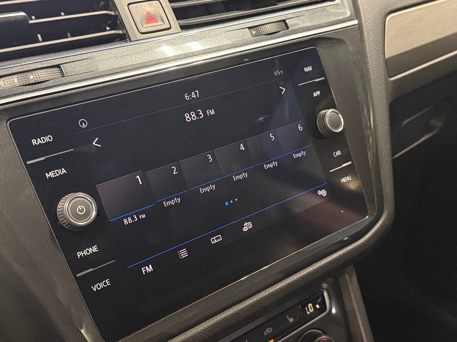 Thumbnail: 2019 Volkswagen Tiguan - 3