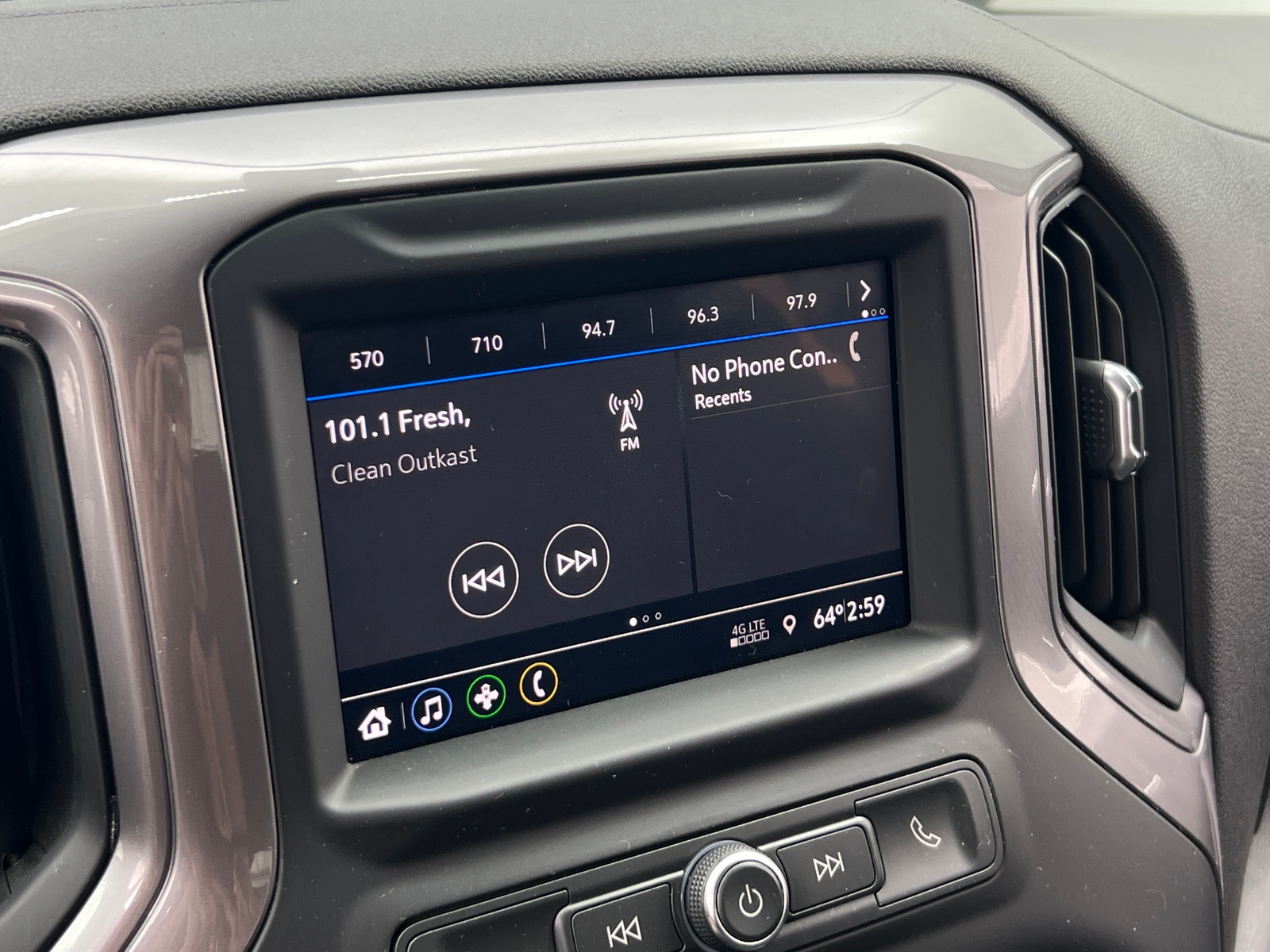 Thumbnail: 2020 Chevrolet Silverado 1500 - 4