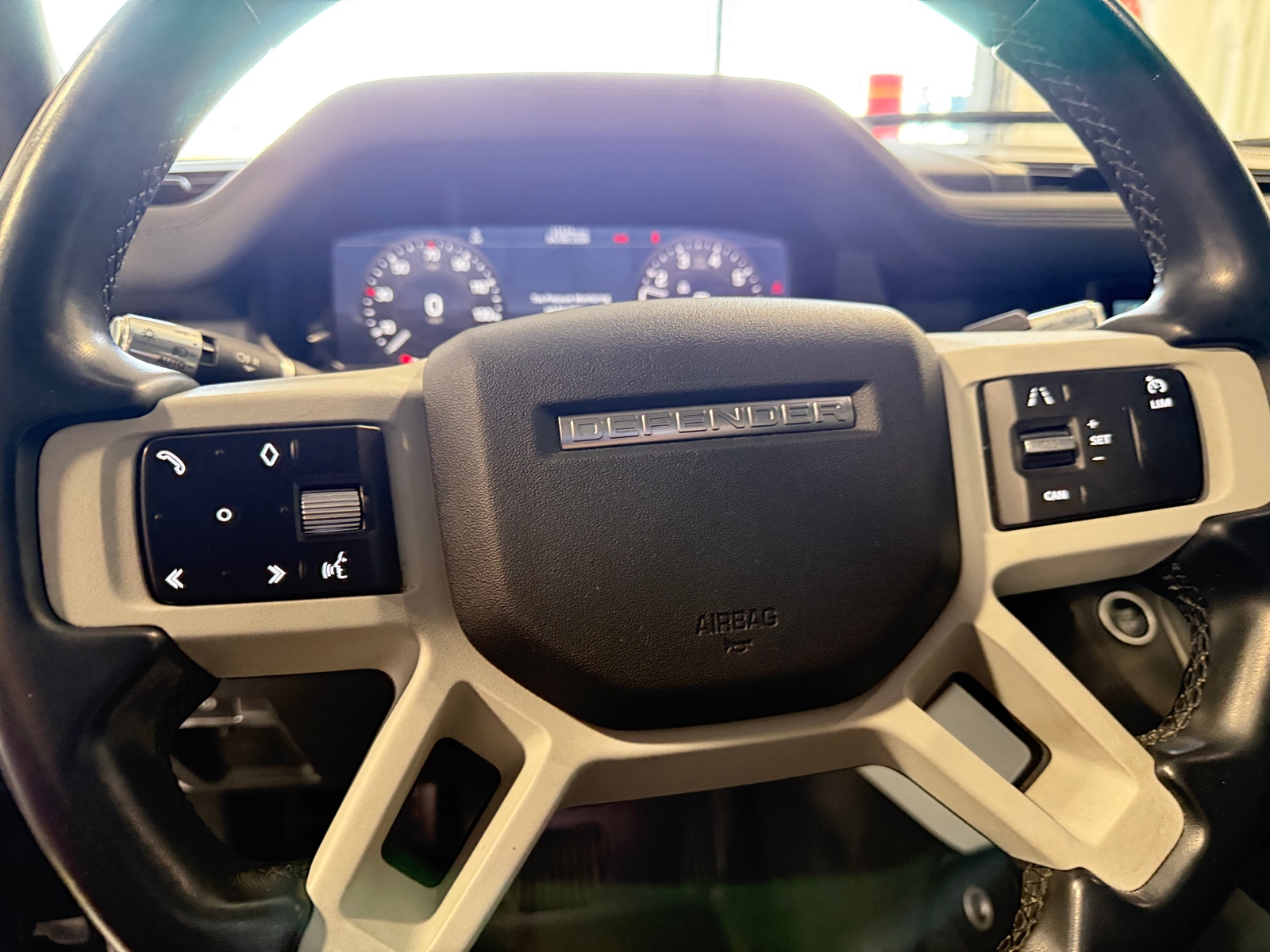 Thumbnail: 2021 Land Rover Defender - 4