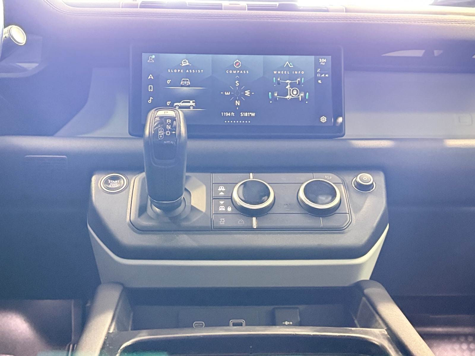 Thumbnail: 2021 Land Rover Defender - 3