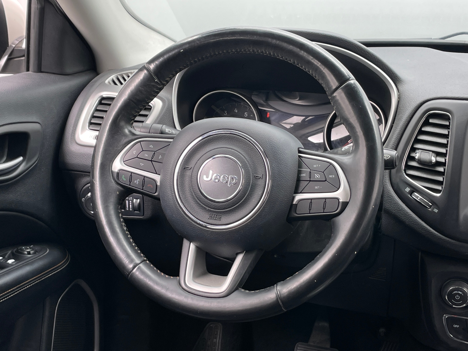 Thumbnail: 2018 Jeep Compass - 4