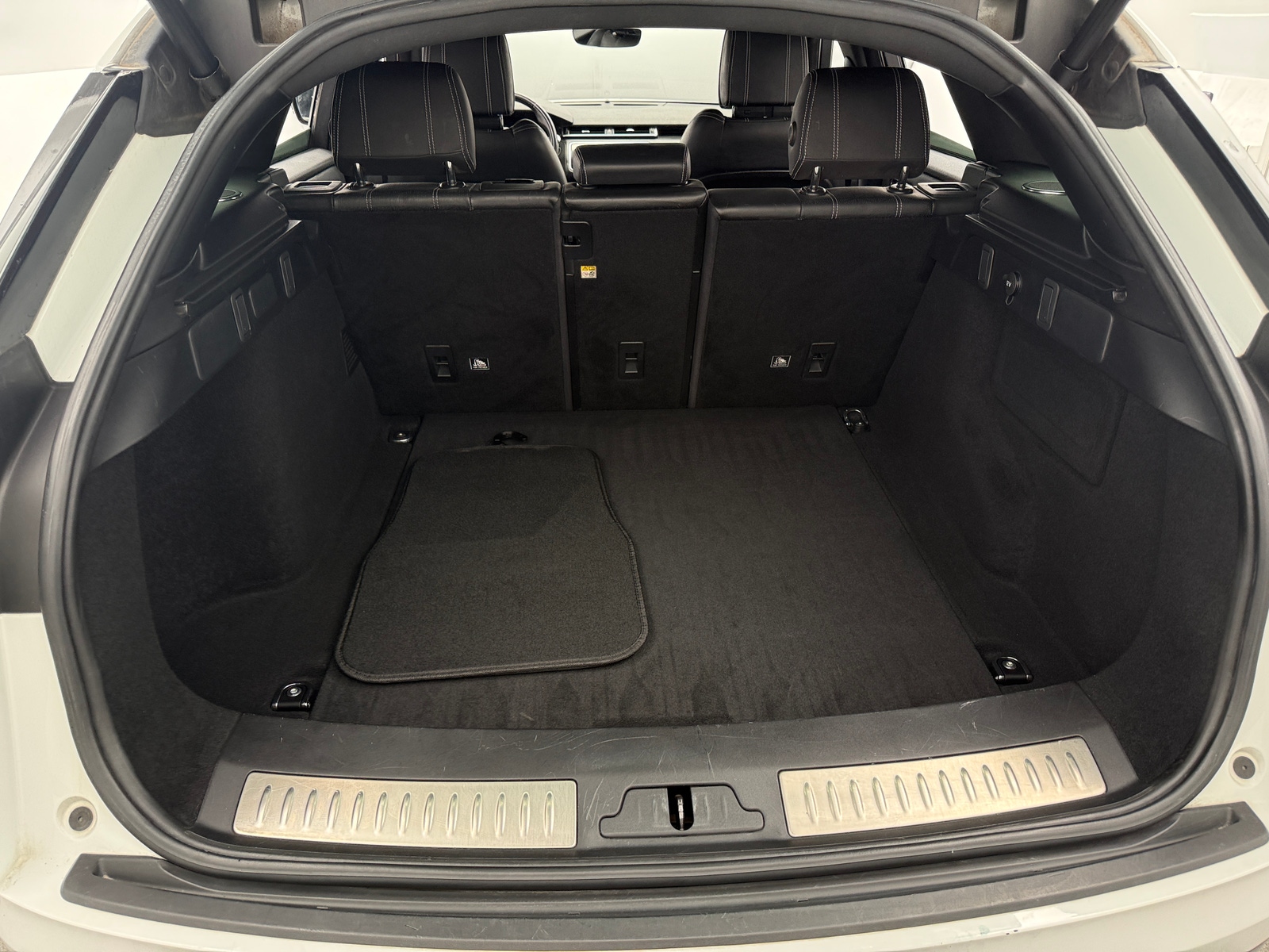 Thumbnail: 2019 Land Rover Range Rover Velar - 6
