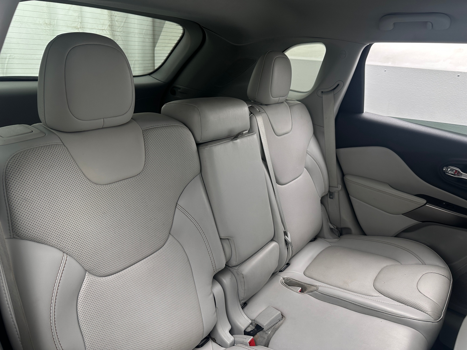 Thumbnail: 2019 Jeep Cherokee - 5