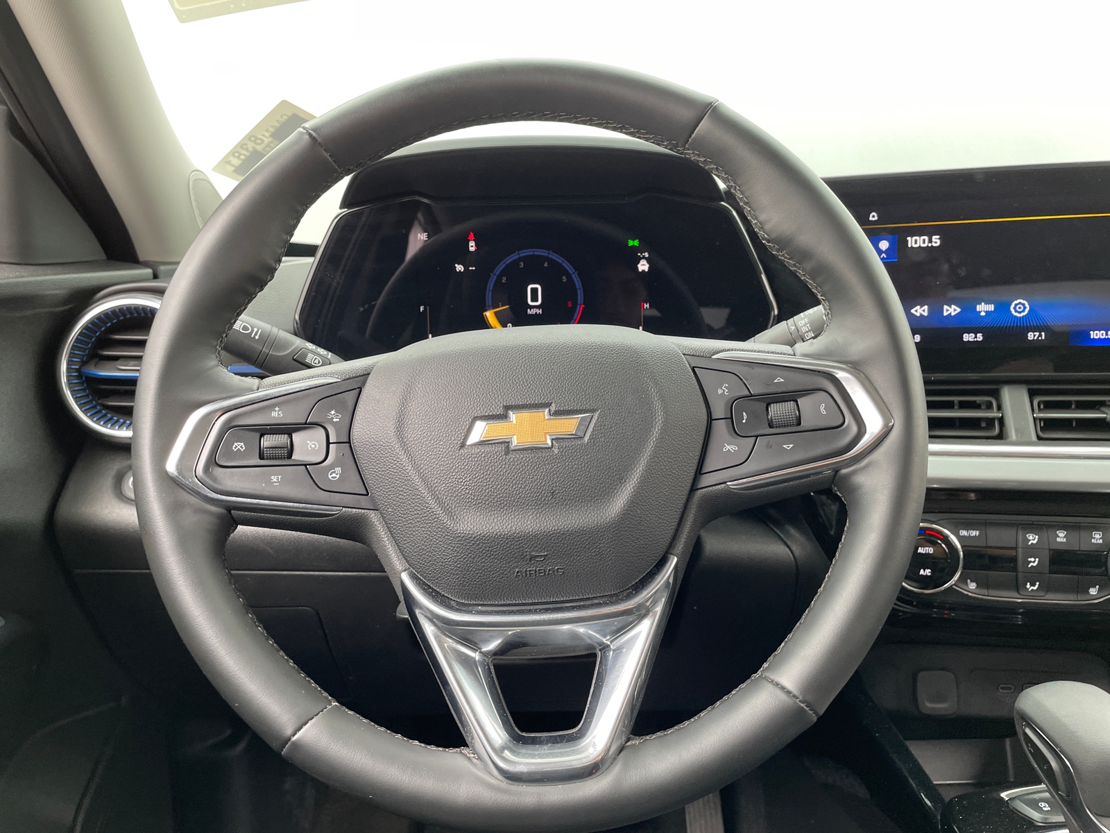 Thumbnail: 2025 Chevrolet Trax - 5