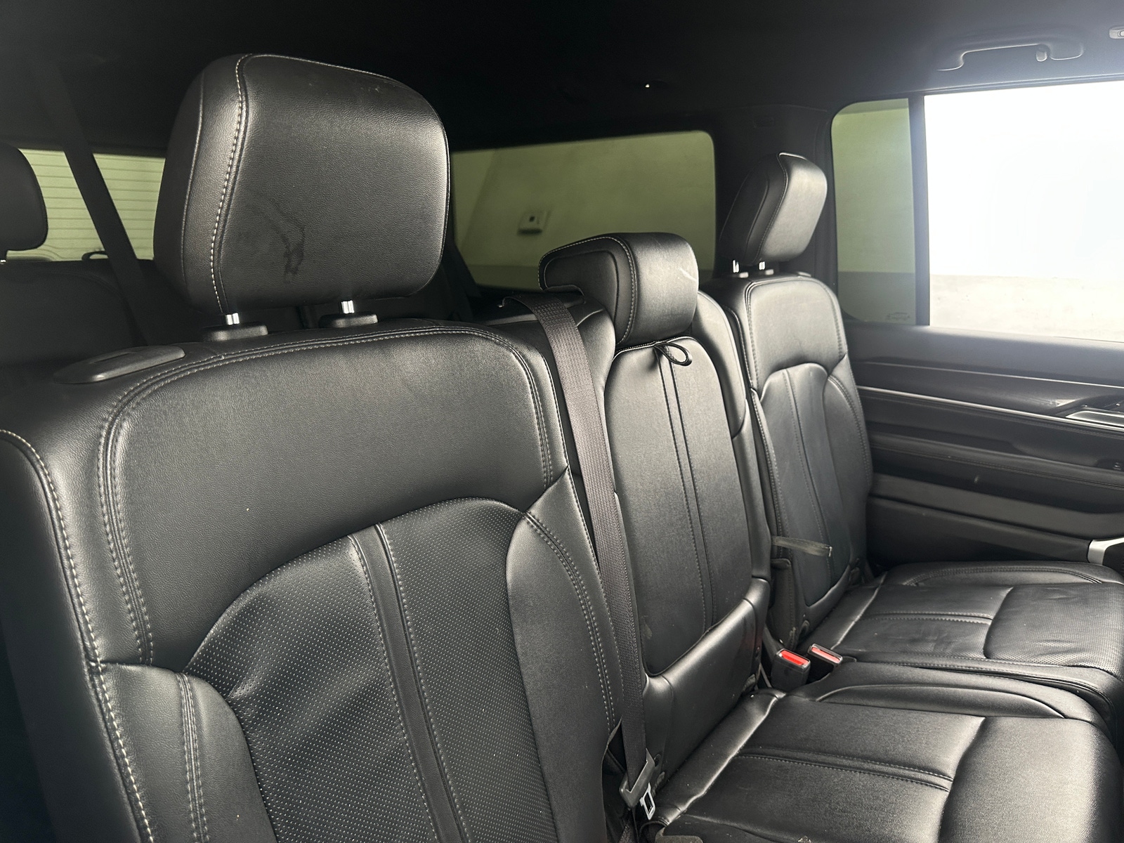 Thumbnail: 2023 Jeep Wagoneer - 5