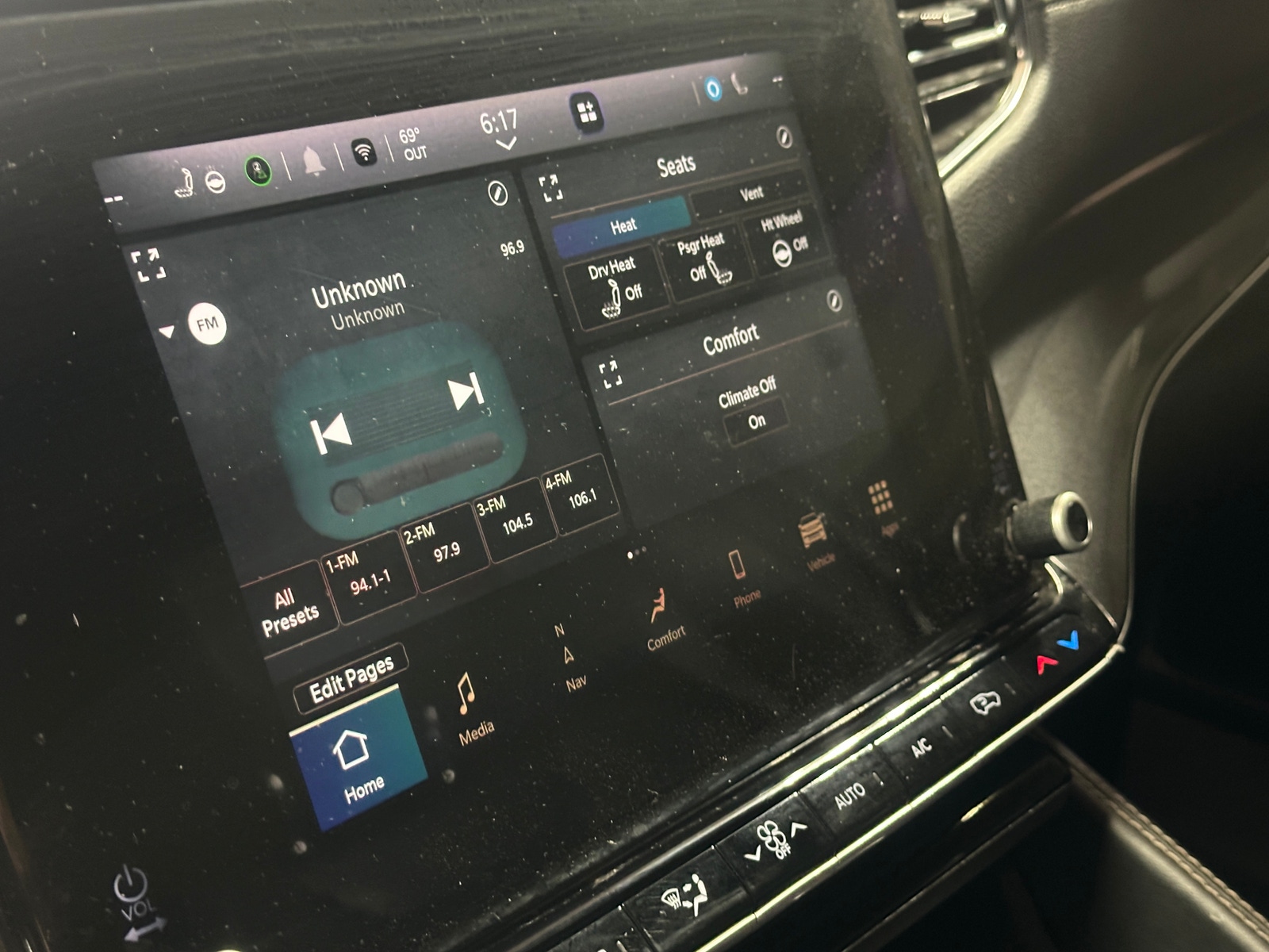 Thumbnail: 2023 Jeep Wagoneer - 3