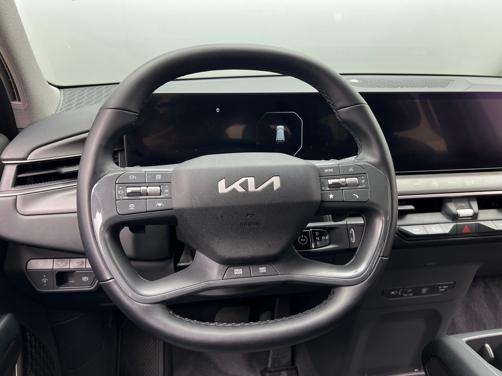 Thumbnail: 2024 Kia EV9 - 4