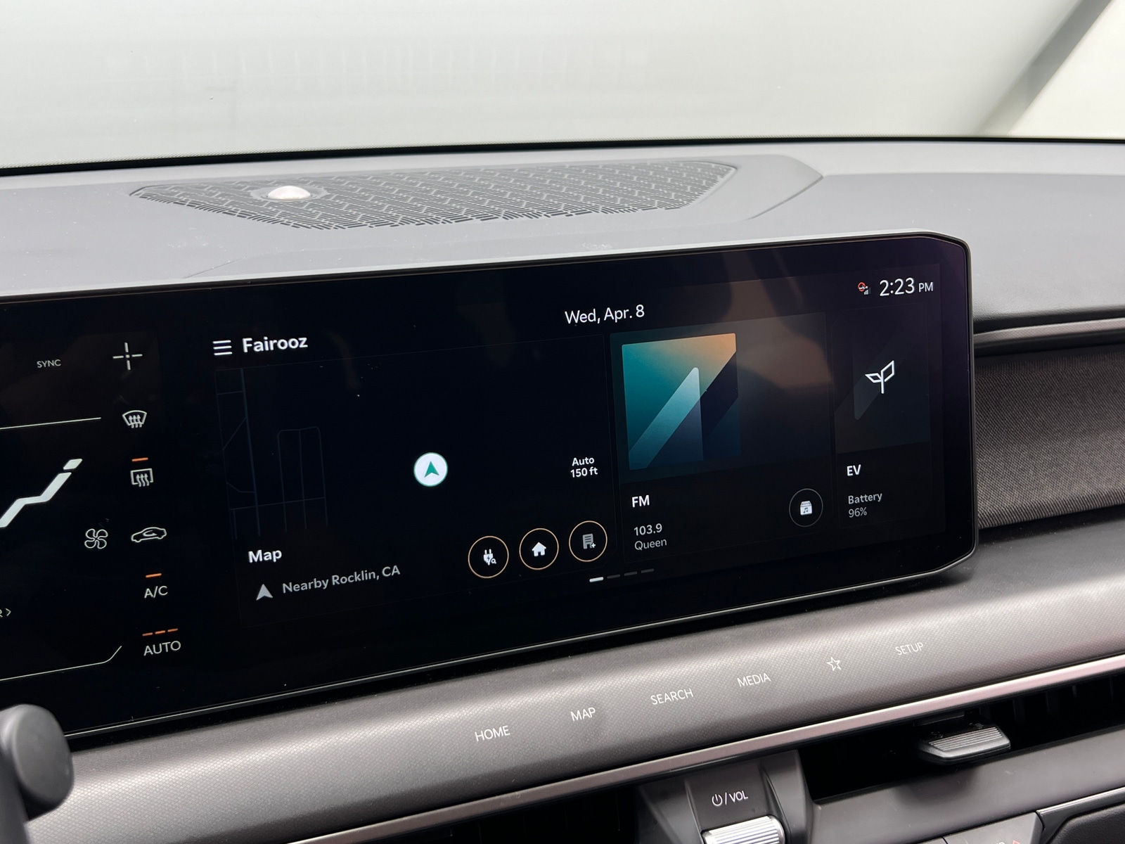 Thumbnail: 2024 Kia EV9 - 3