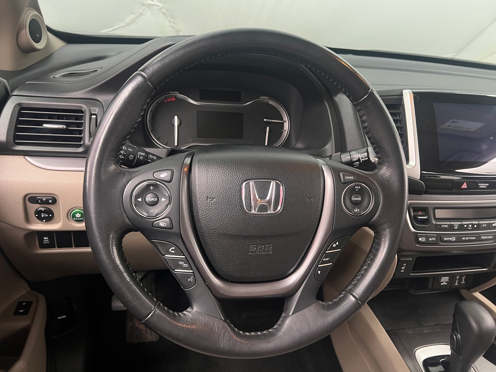 Thumbnail: 2017 Honda Pilot - 4